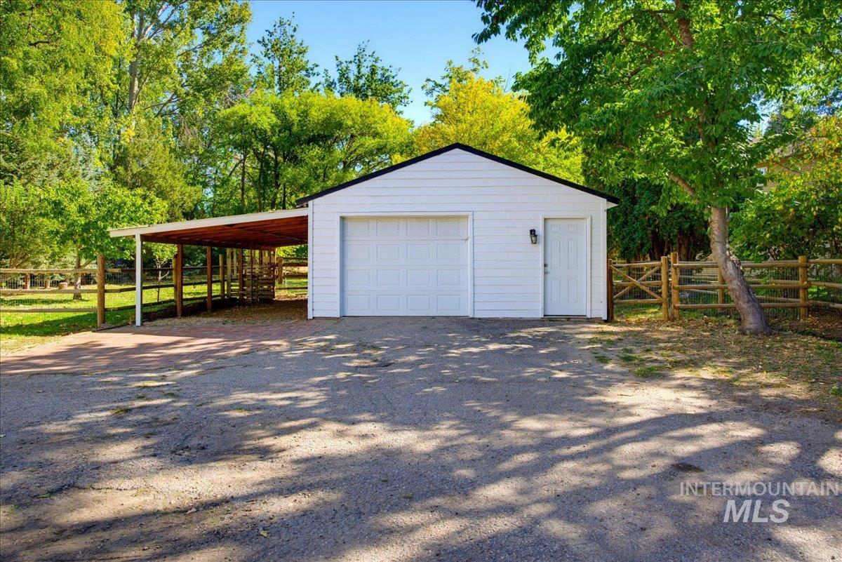 3718 & 3720 N Collister Dr. Property Photo 4