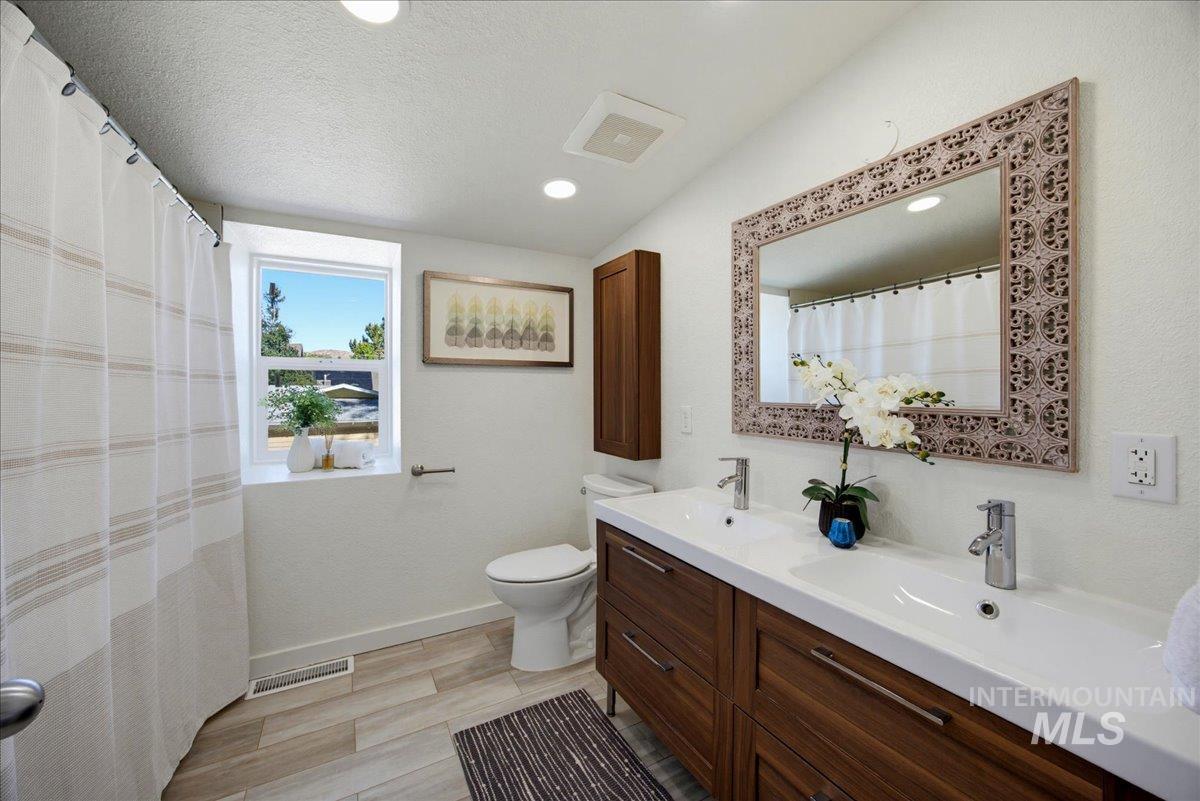 3718 & 3720 N Collister Dr. Property Photo 22