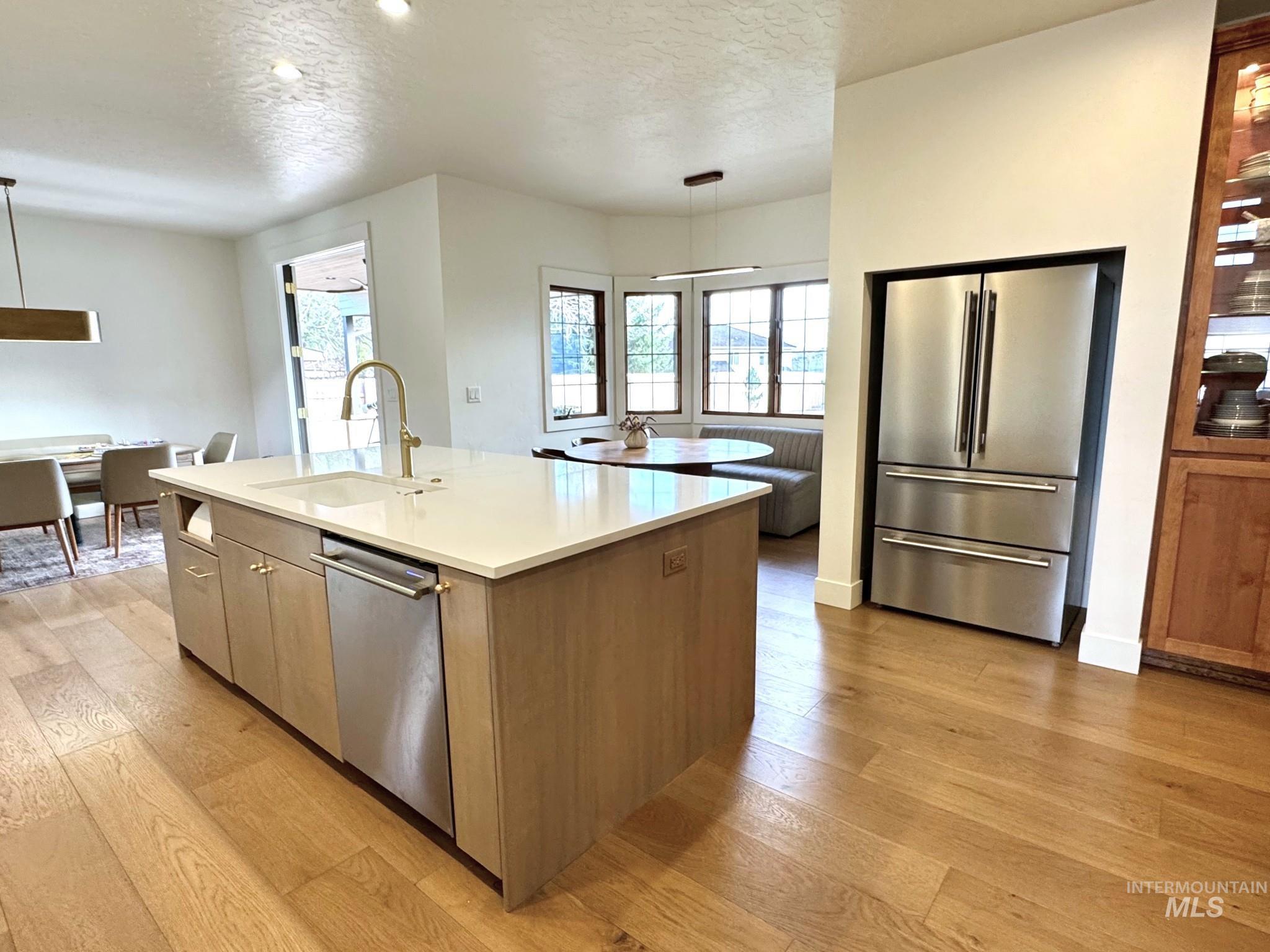 655 E Kingsford Property Photo 13