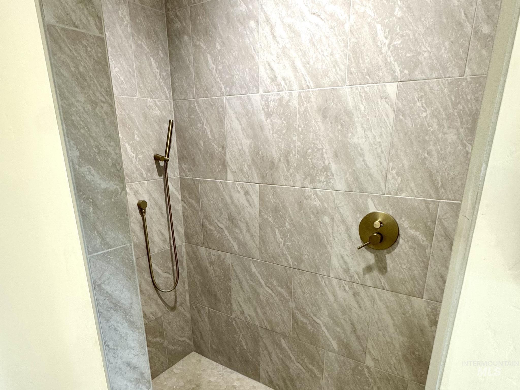 655 E Kingsford Property Photo 23