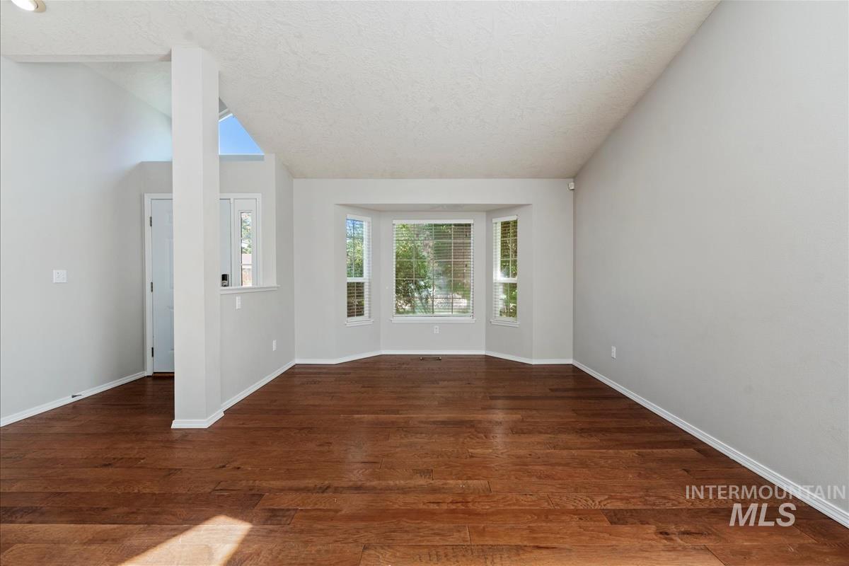 5417 N Hertford Way Property Photo 3