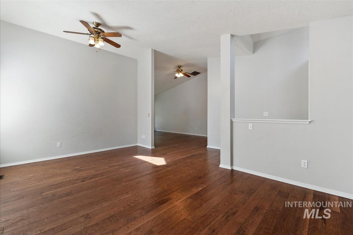 5417 N Hertford Way Property Photo 5