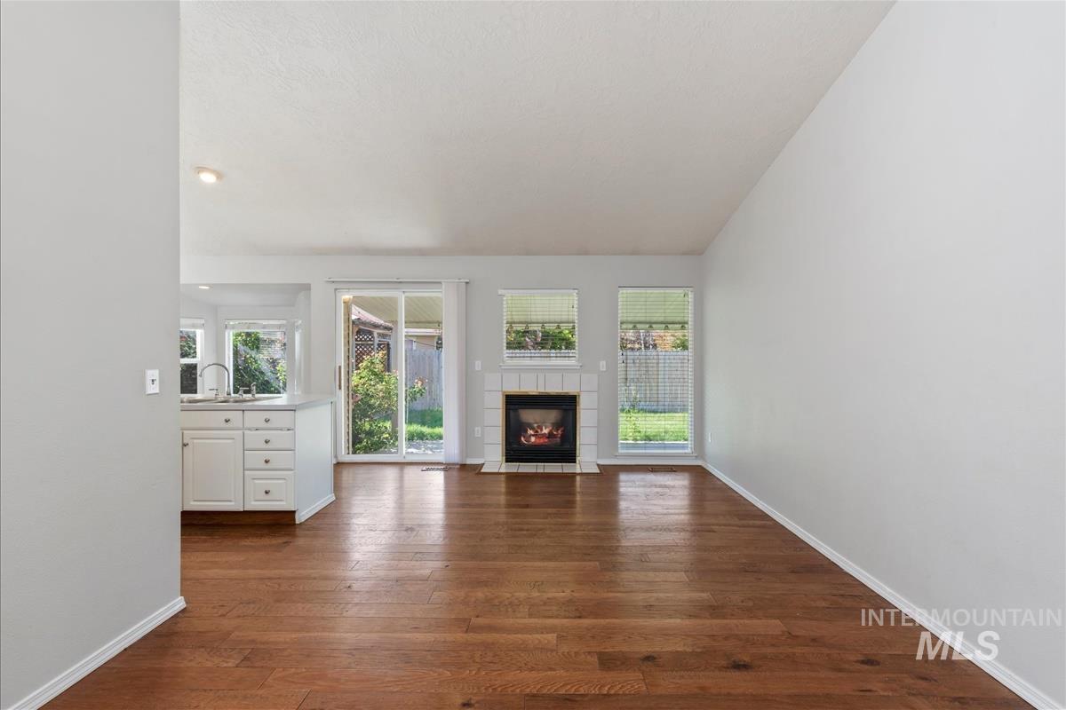 5417 N Hertford Way Property Photo 6