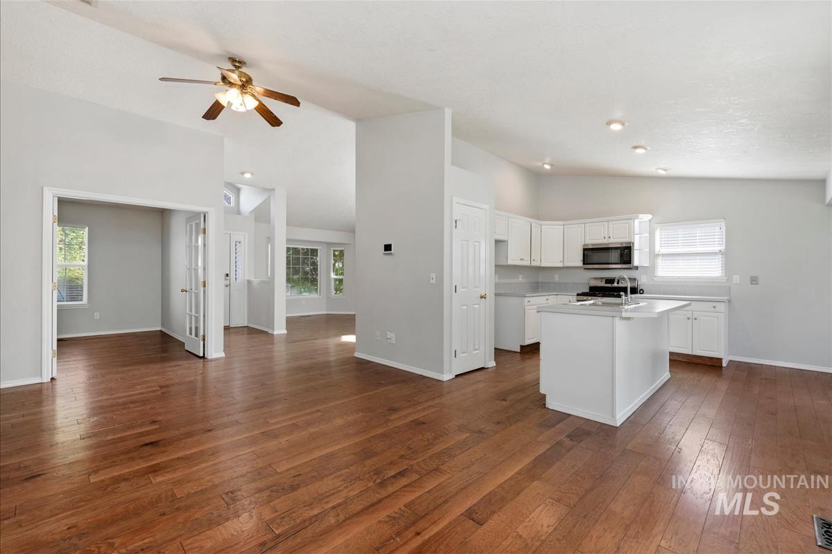 5417 N Hertford Way Property Photo 8