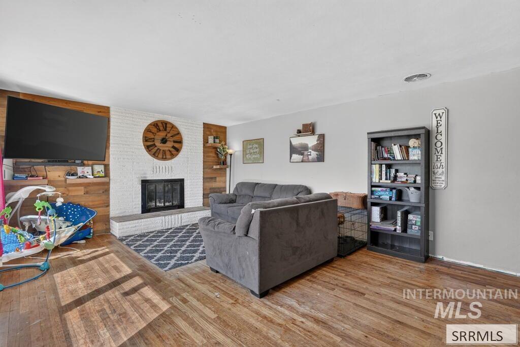 134 W Bingham Avenue Property Photo 2