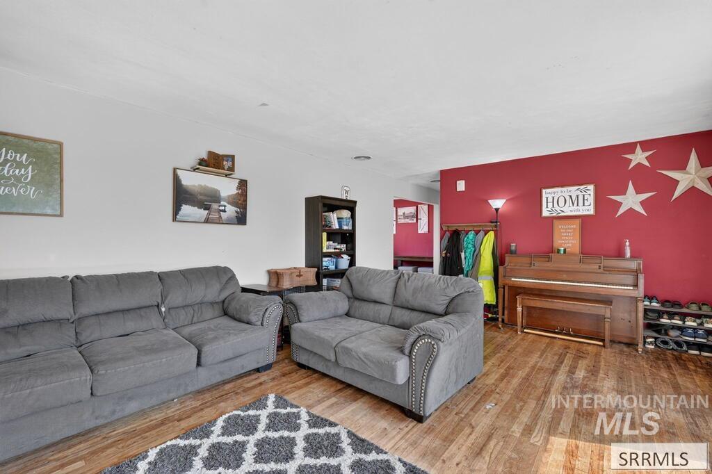 134 W Bingham Avenue Property Photo 3
