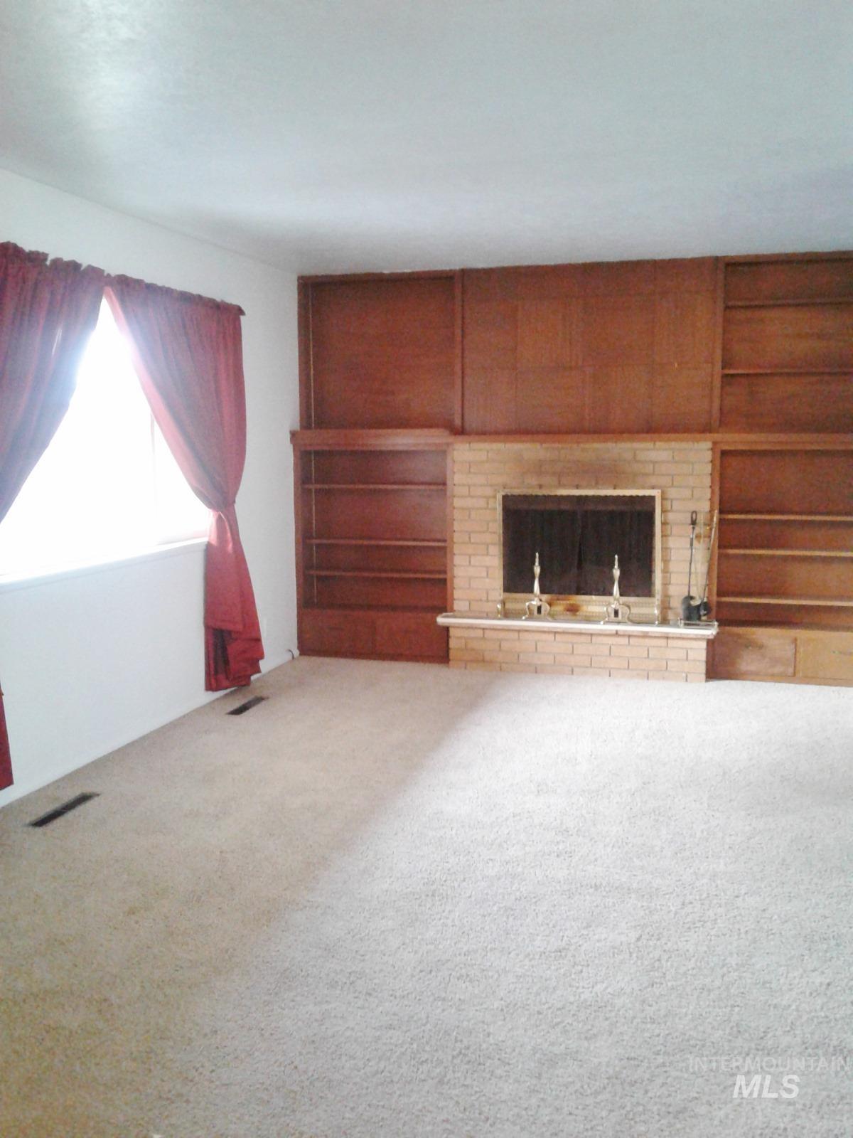 608-610-612 Fillmore Street Property Photo 5
