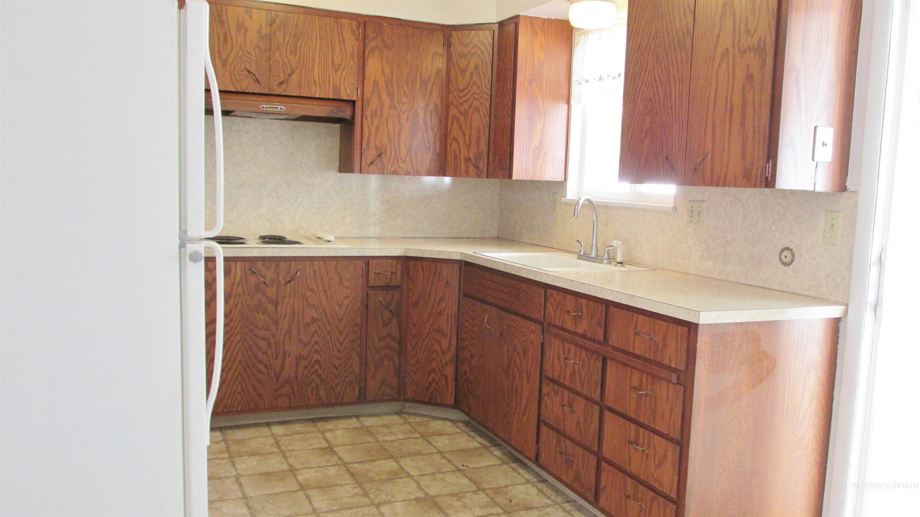 608-610-612 Fillmore Street Property Photo 7