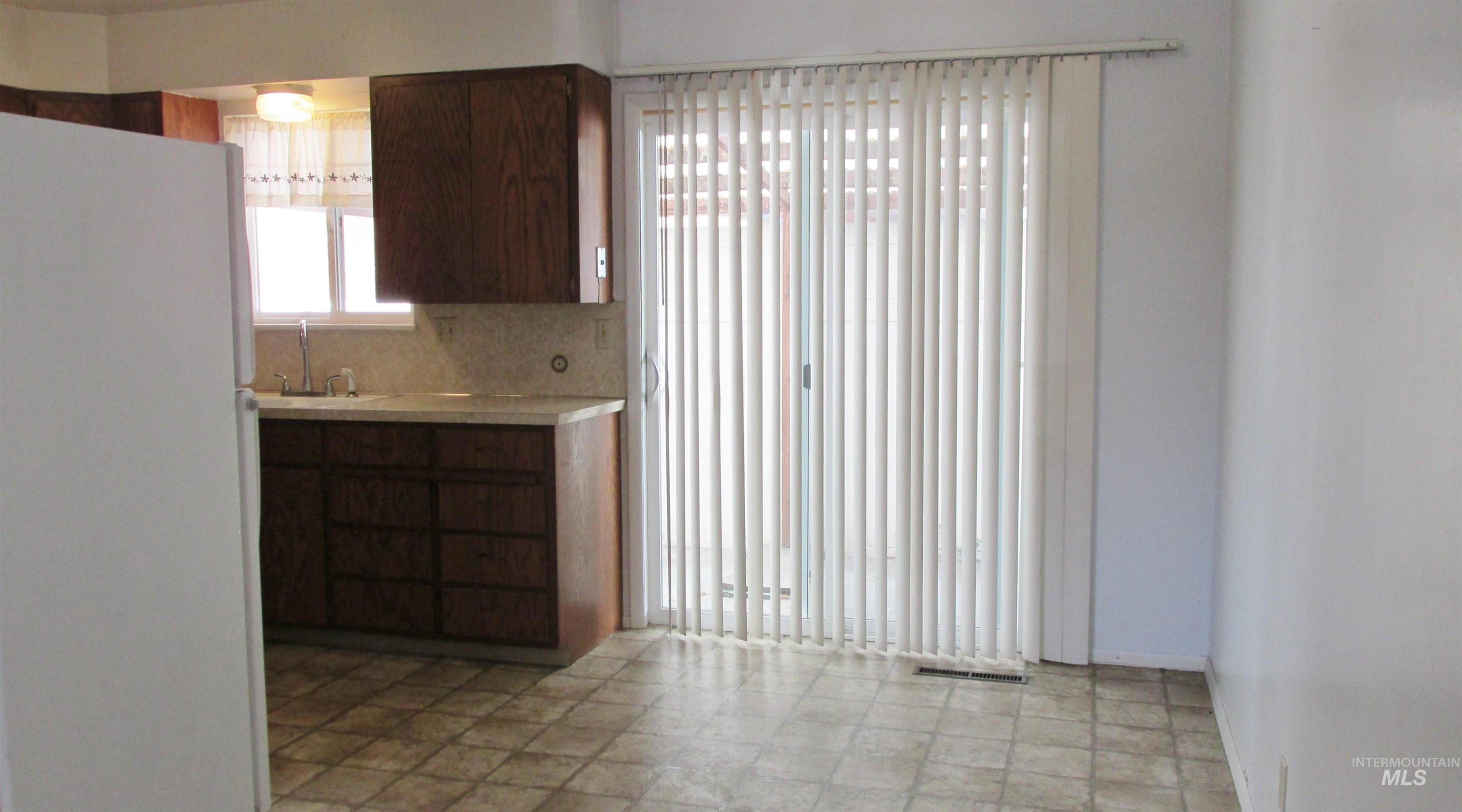 608-610-612 Fillmore Street Property Photo 8
