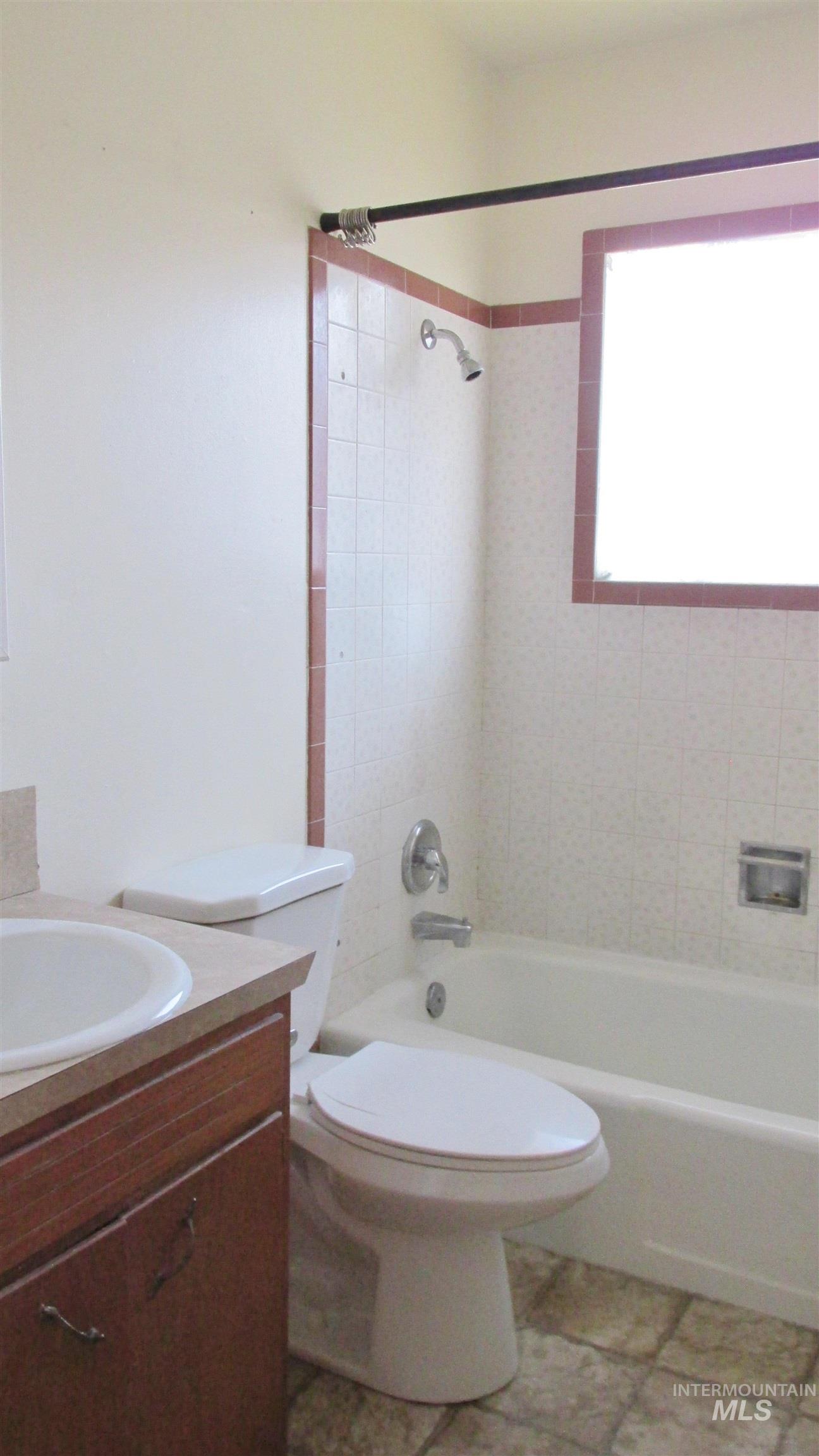 608-610-612 Fillmore Street Property Photo 16