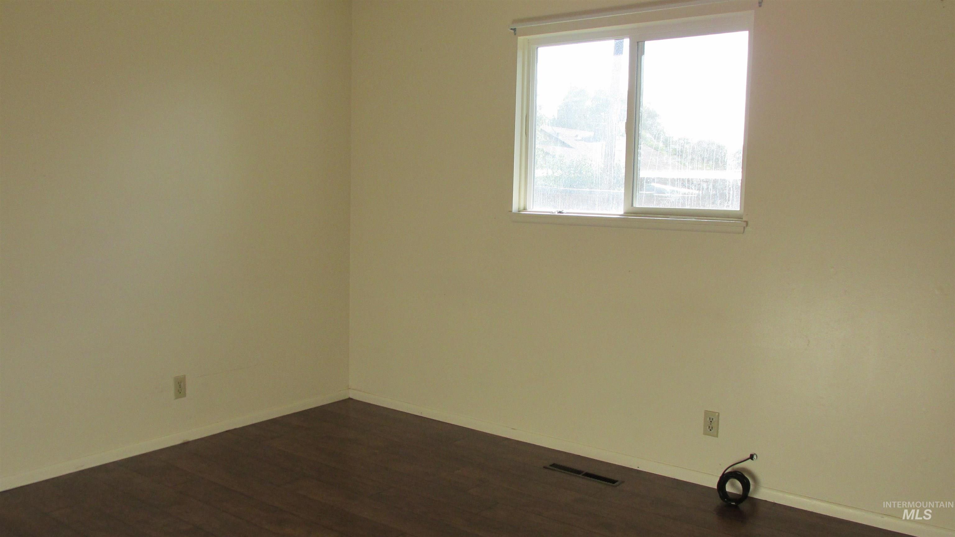 608-610-612 Fillmore Street Property Photo 17