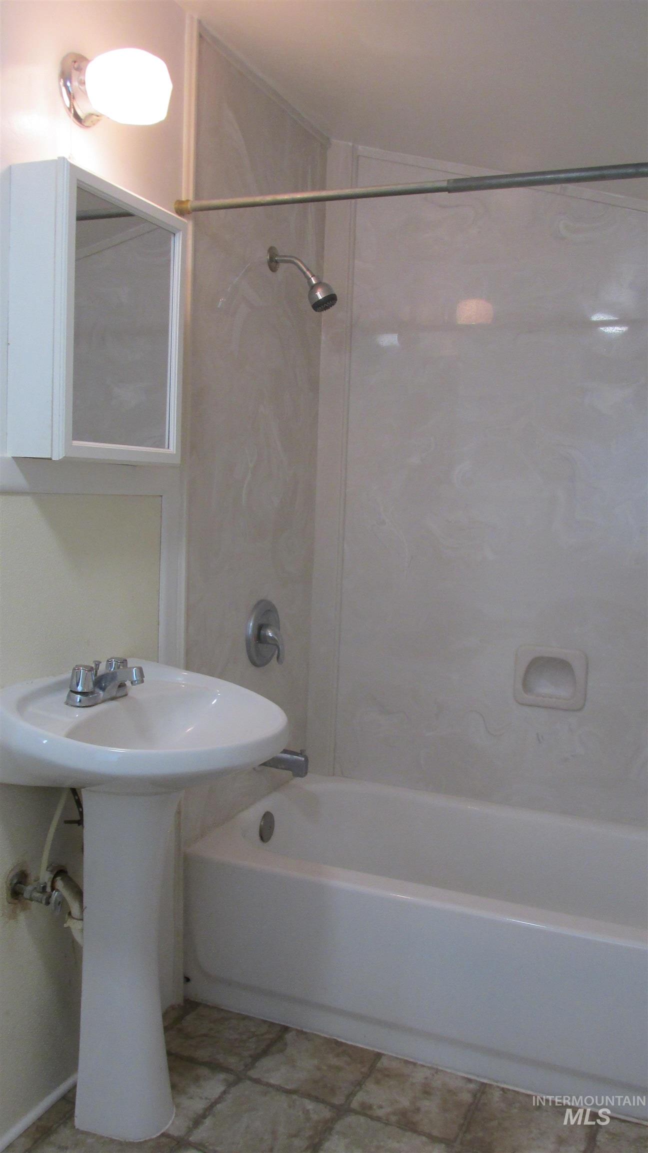 608-610-612 Fillmore Street Property Photo 25