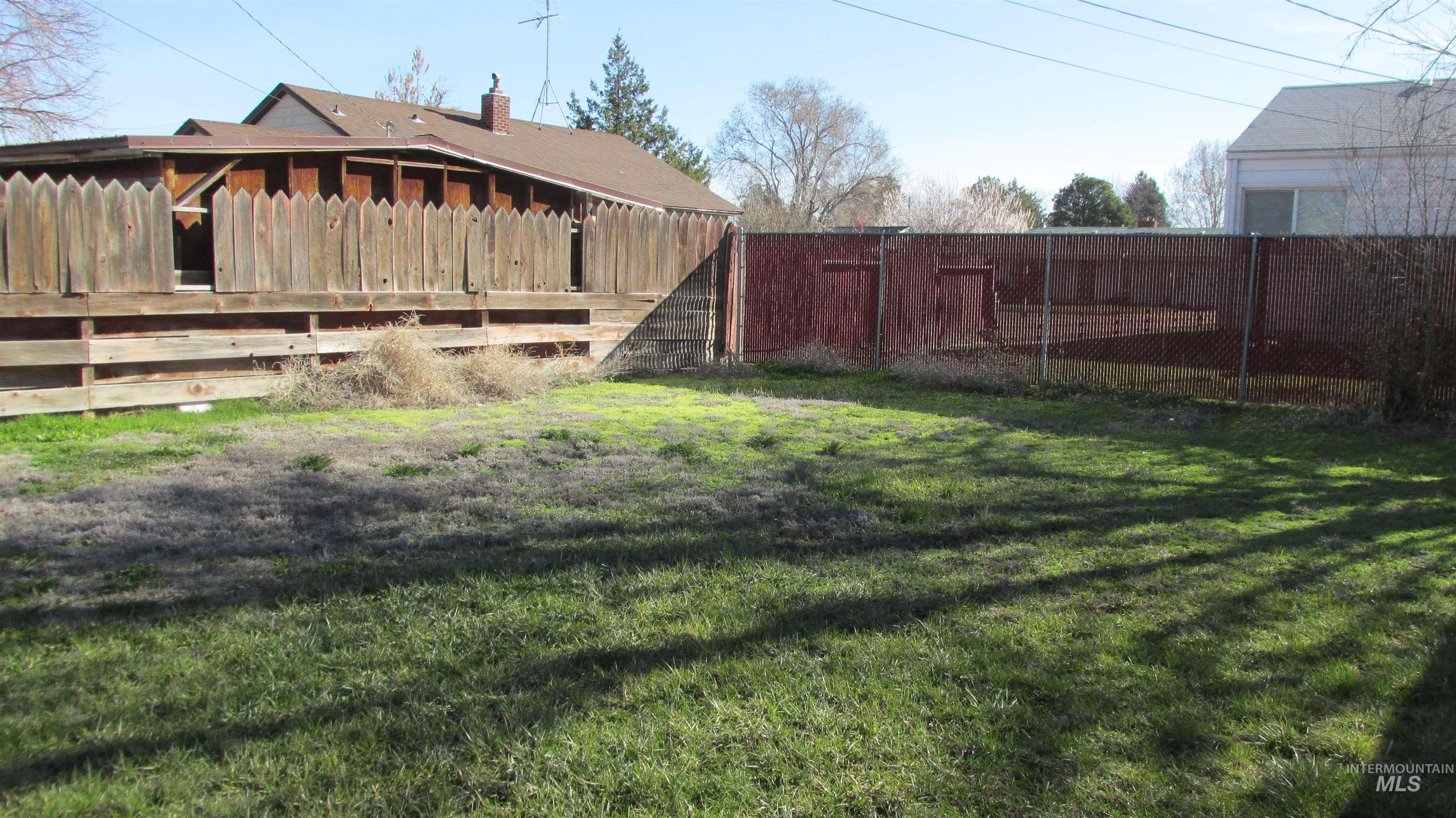 608-610-612 Fillmore Street Property Photo 27