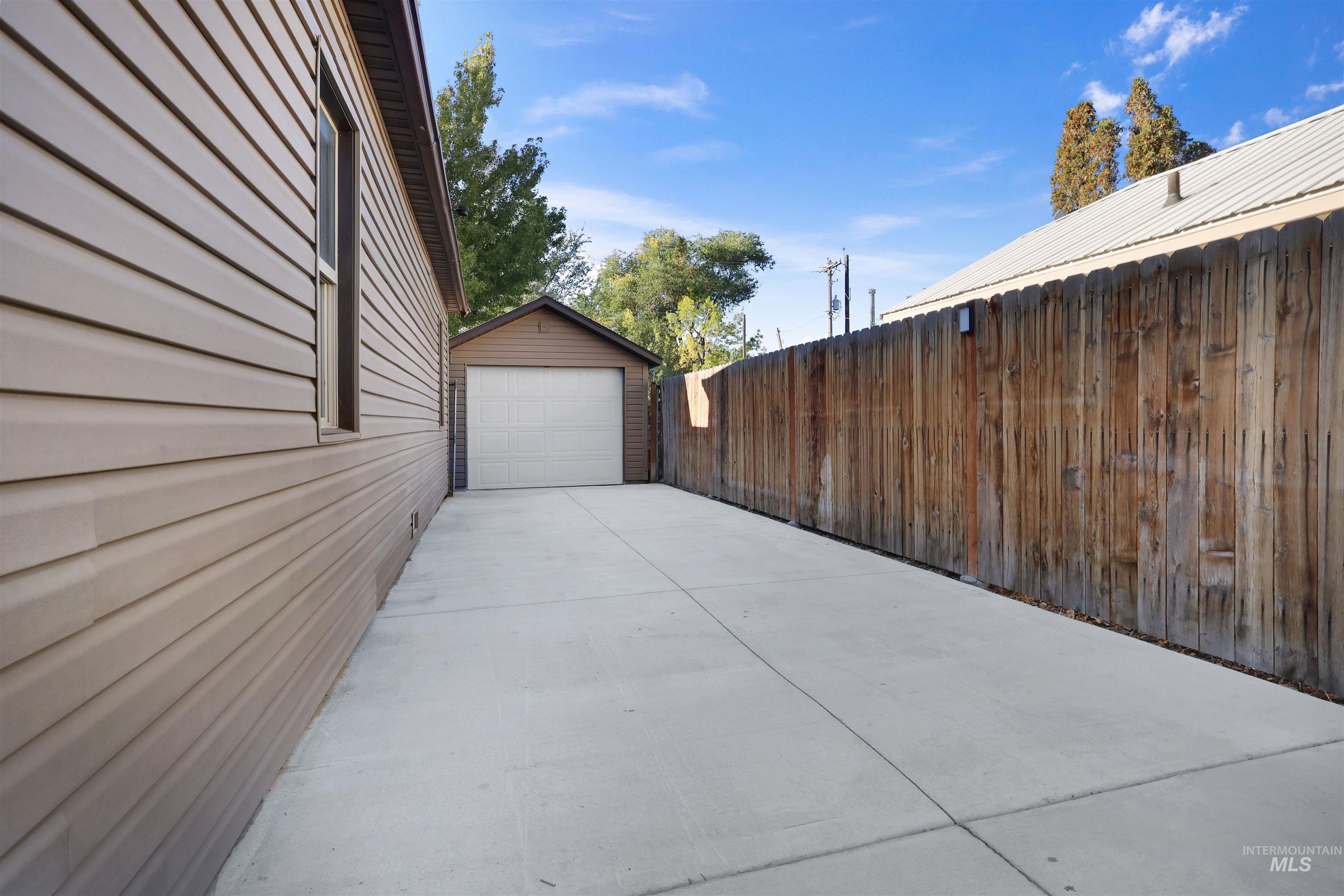 1009 9th St Property Photo 22