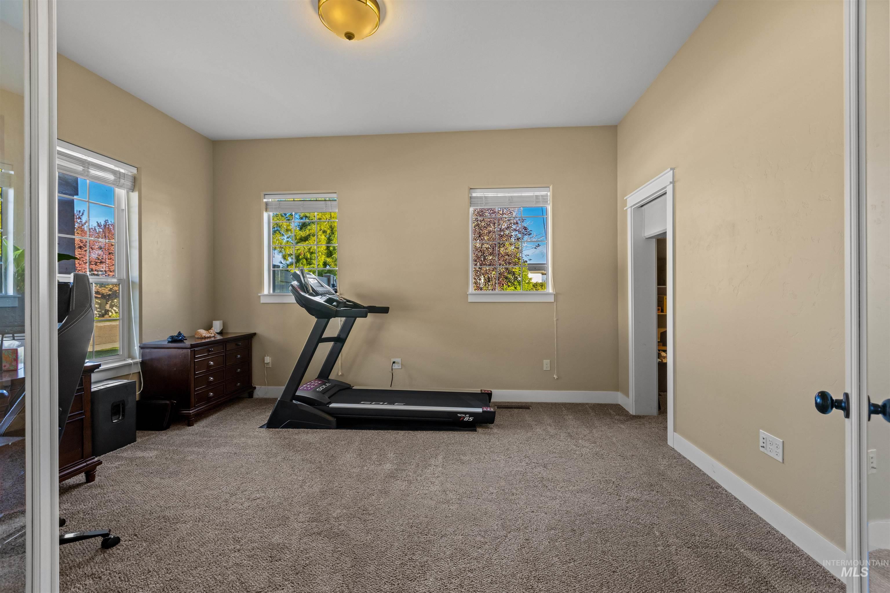 3742 S Stockenham Ave Property Photo 9