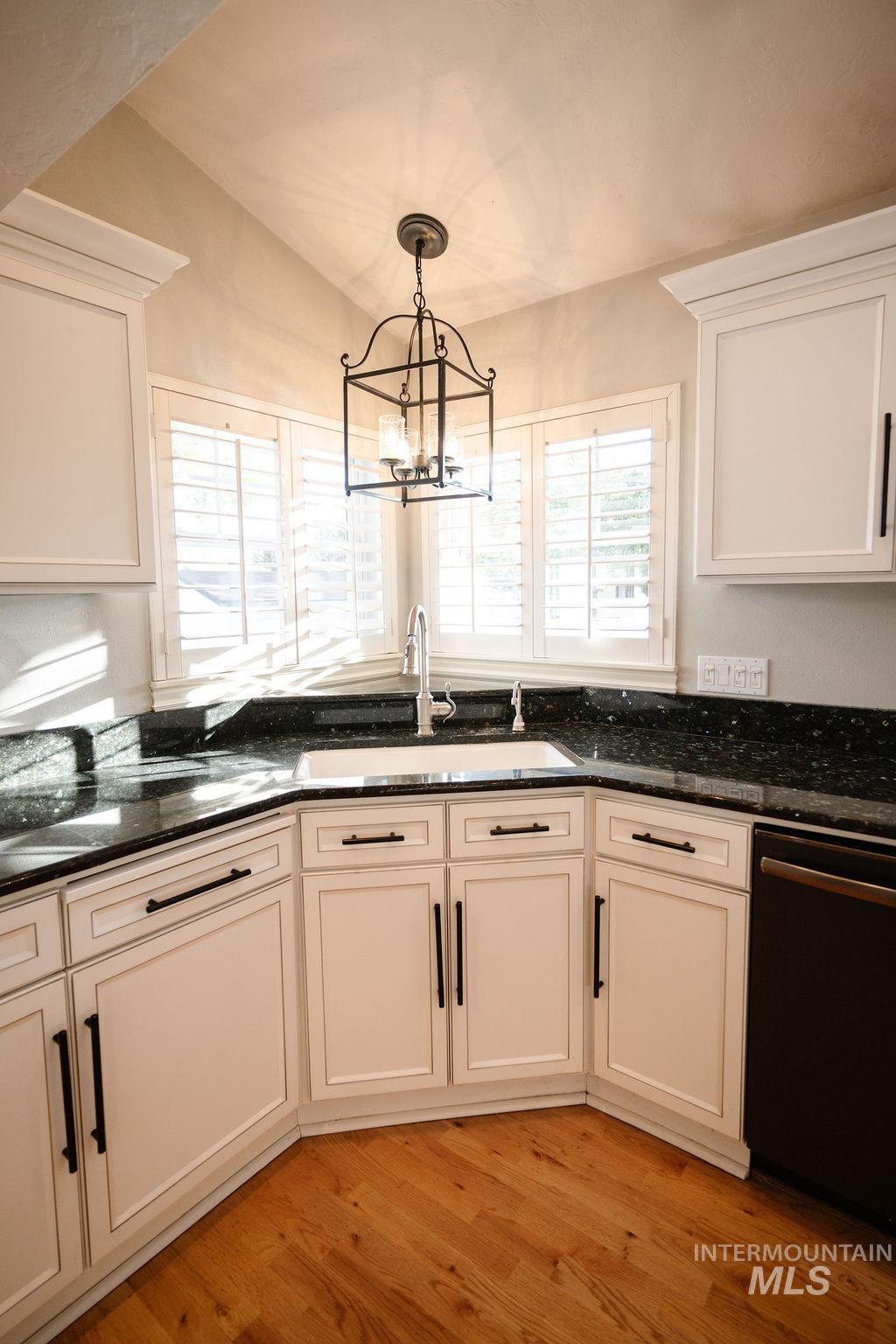 106 Rainbow Circle Property Photo 10