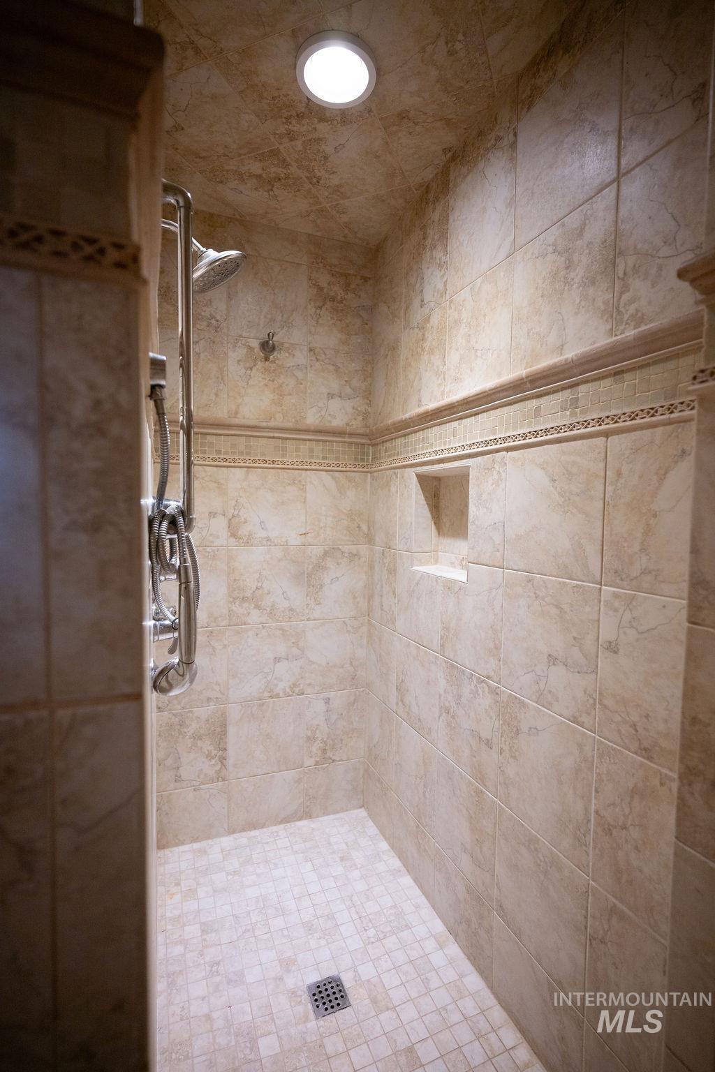 106 Rainbow Circle Property Photo 18