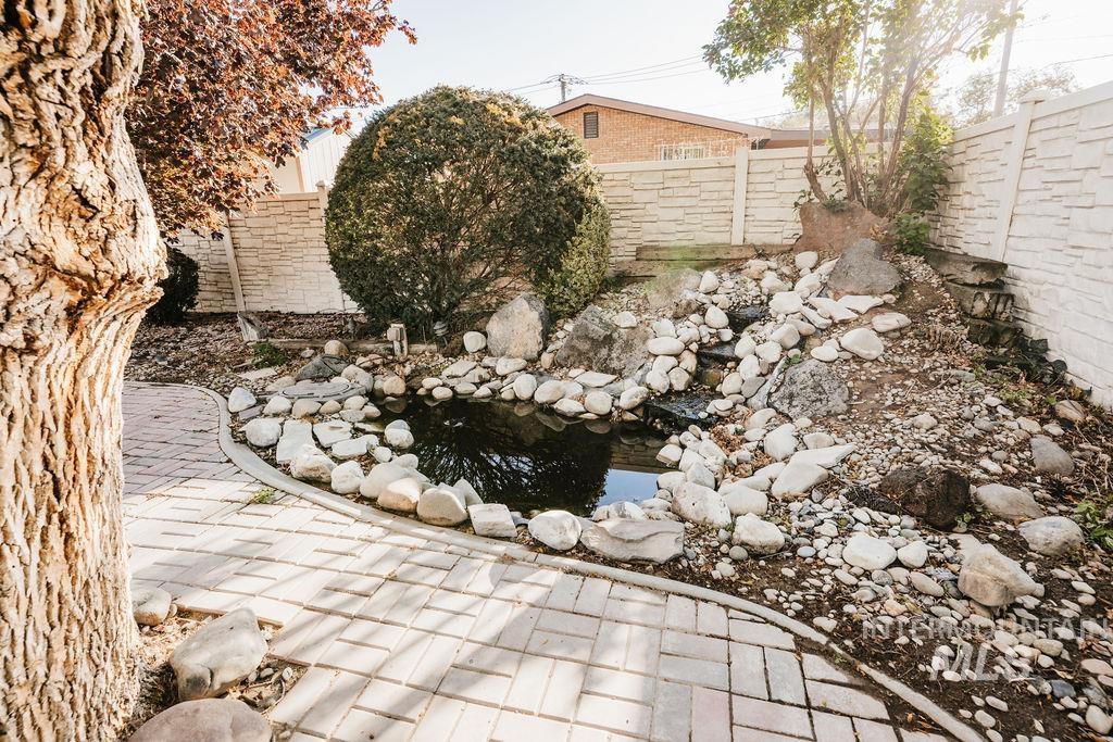 106 Rainbow Circle Property Photo 28