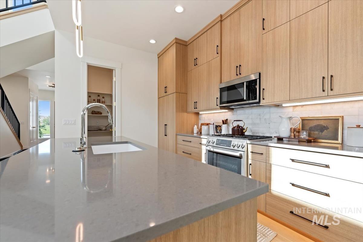 6536 Astoria Ave Property Photo 11