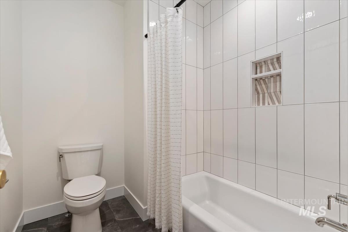 6536 Astoria Ave Property Photo 27