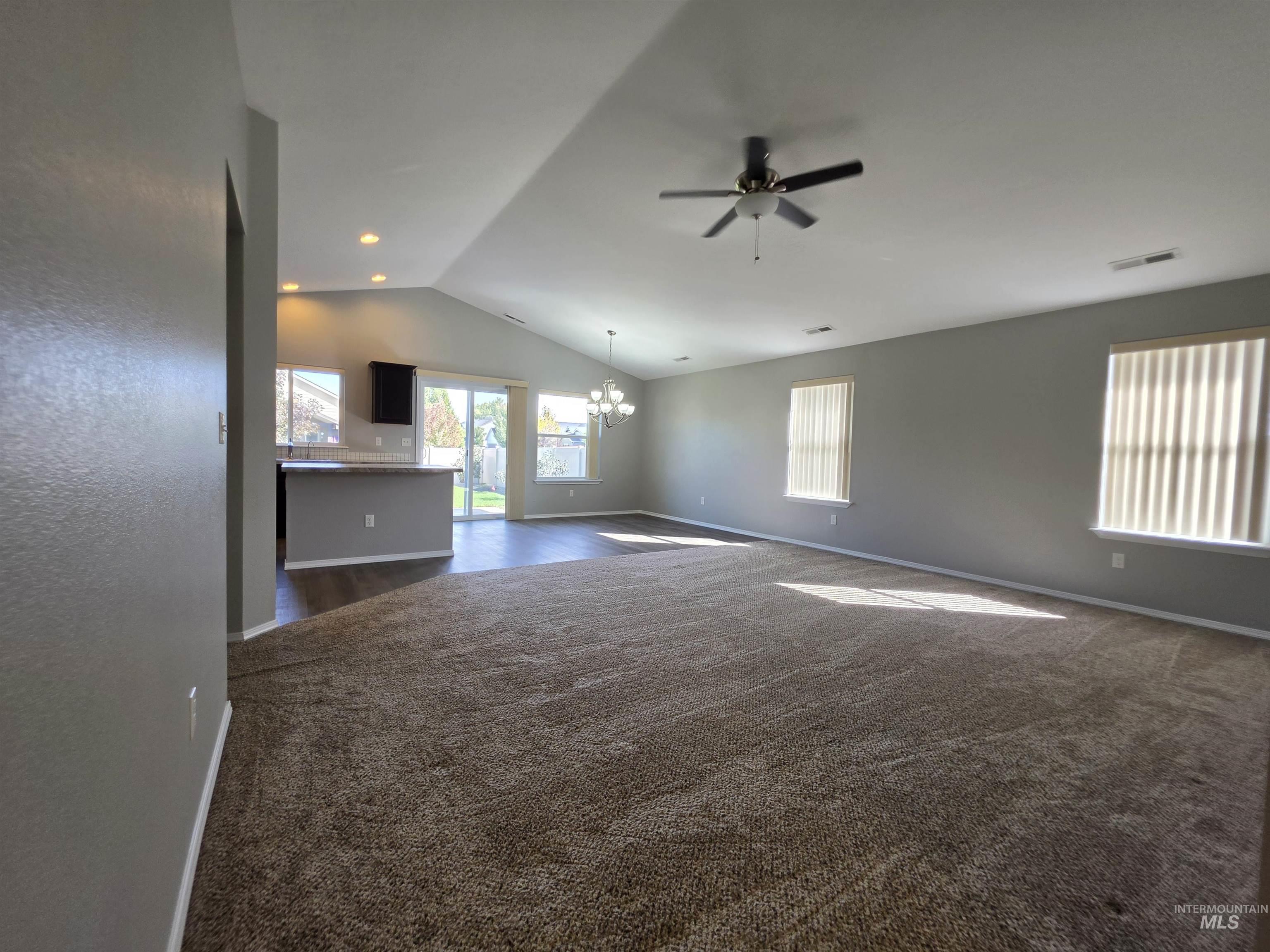 2080 N Swainson Ave Property Photo 3