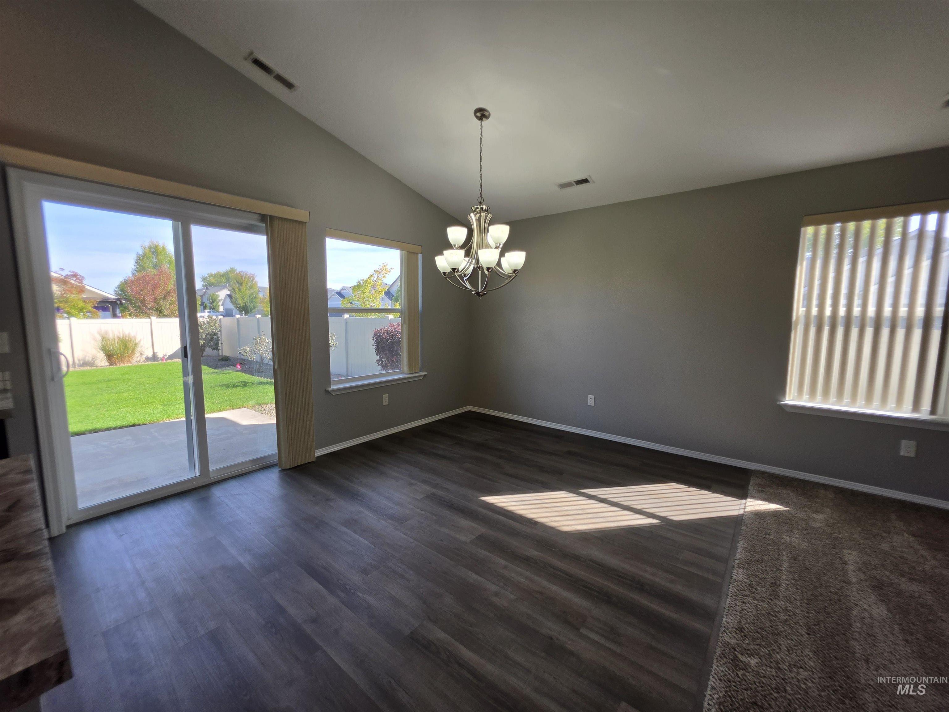 2080 N Swainson Ave Property Photo 9