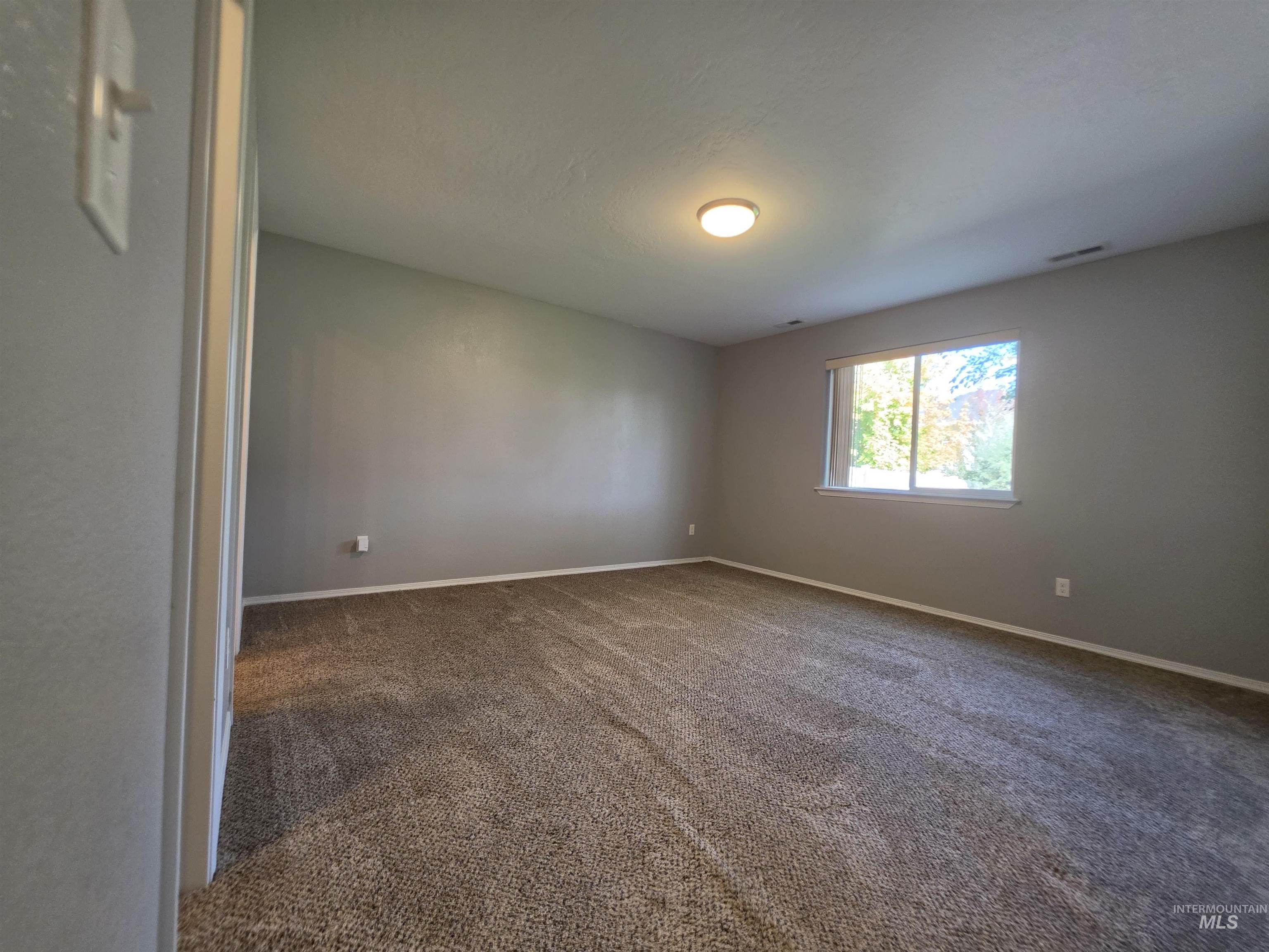 2080 N Swainson Ave Property Photo 11