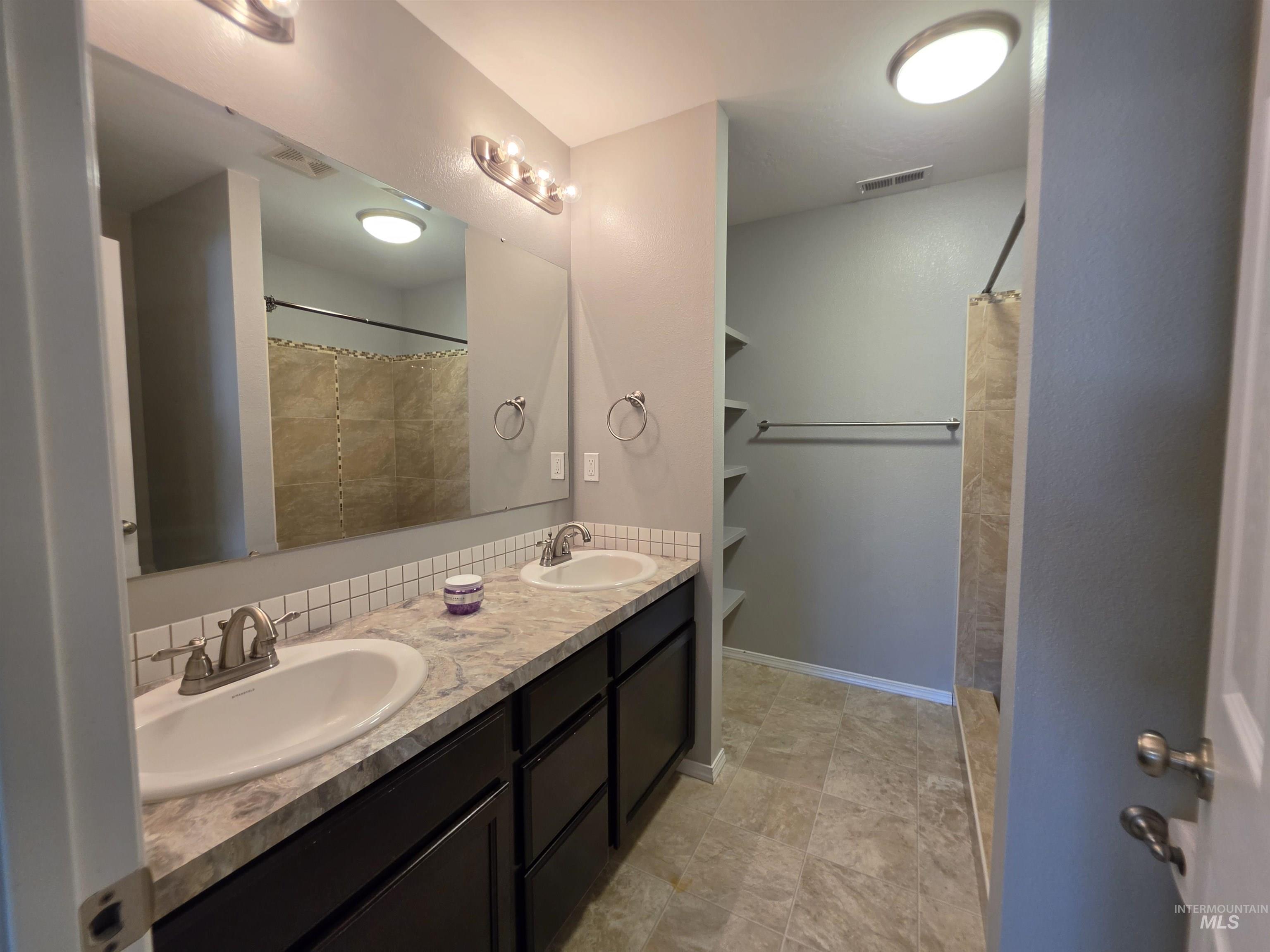 2080 N Swainson Ave Property Photo 13