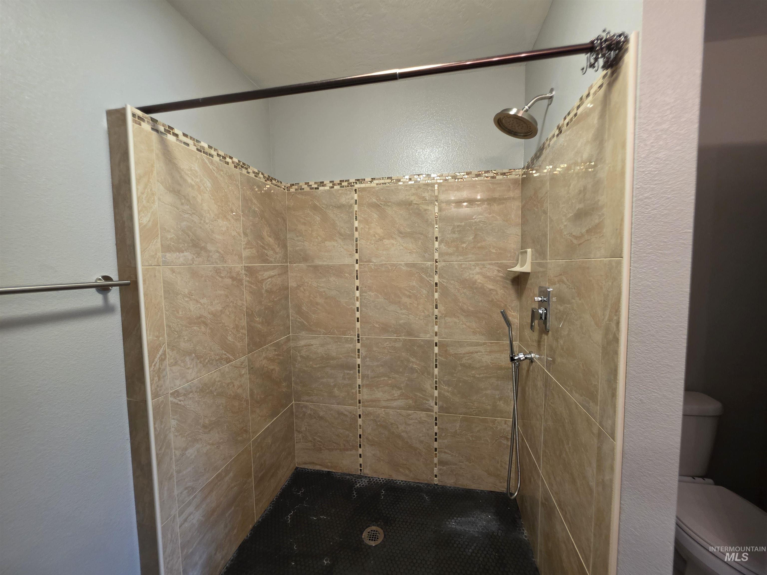 2080 N Swainson Ave Property Photo 14