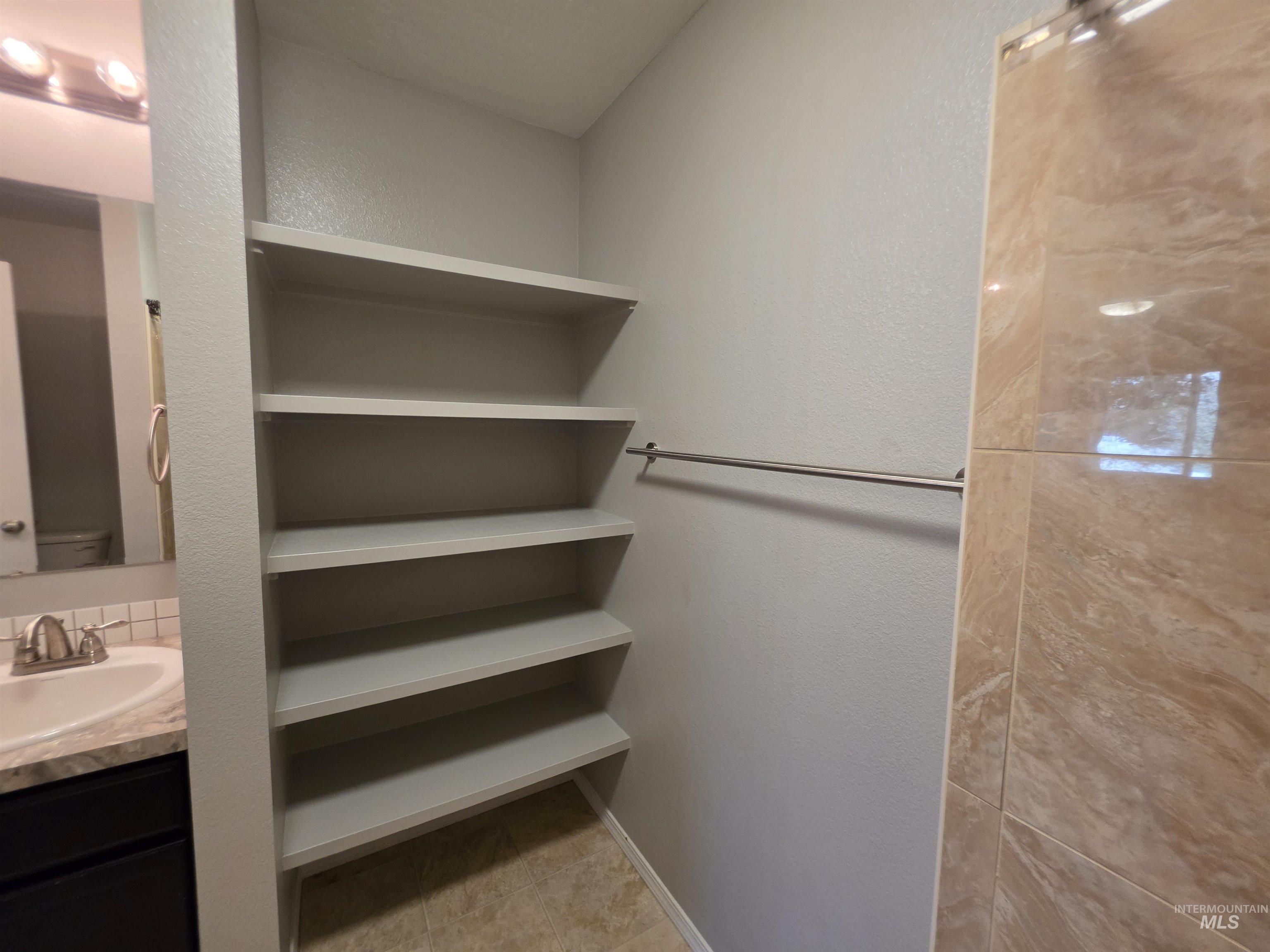 2080 N Swainson Ave Property Photo 15