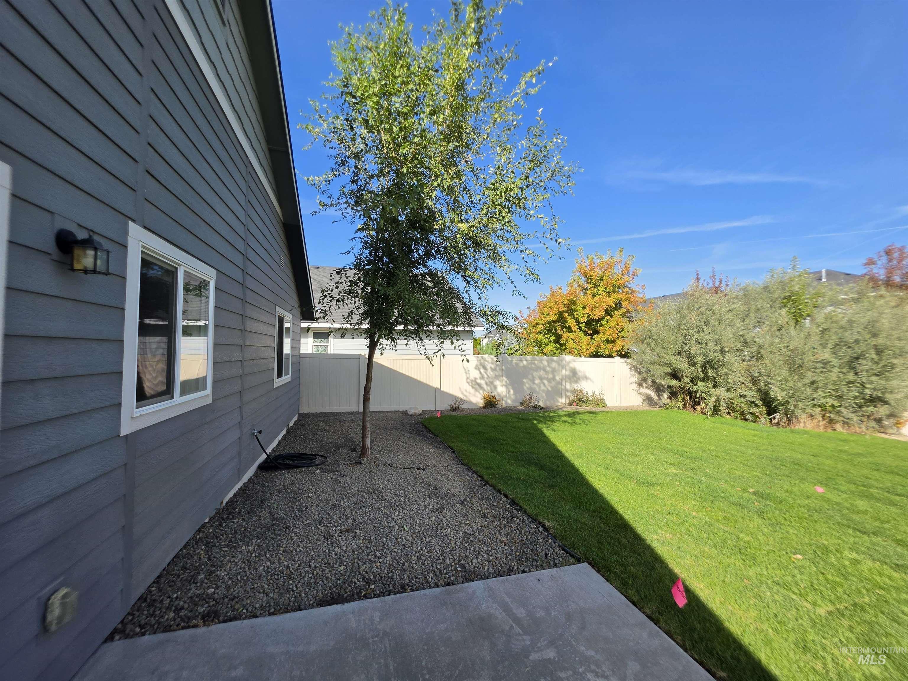 2080 N Swainson Ave Property Photo 27