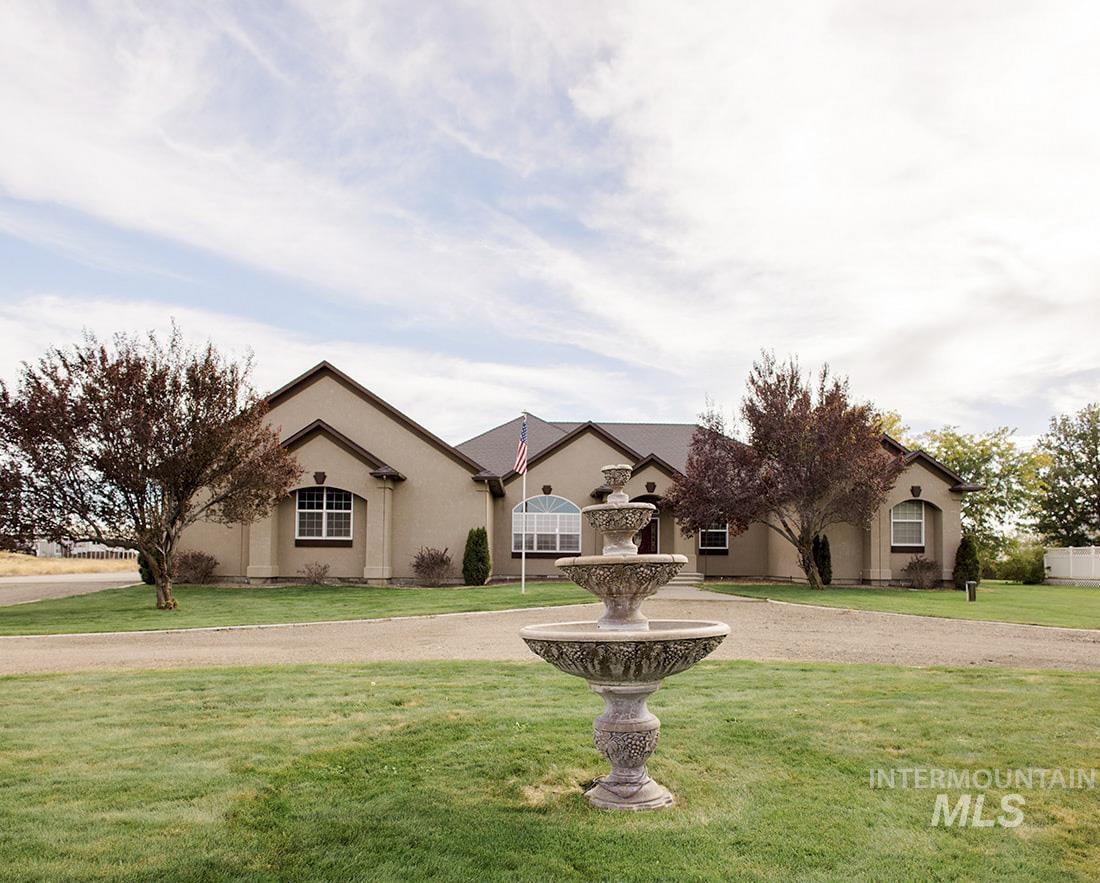 2273 Ne Summerwind Dr Property Photo 1