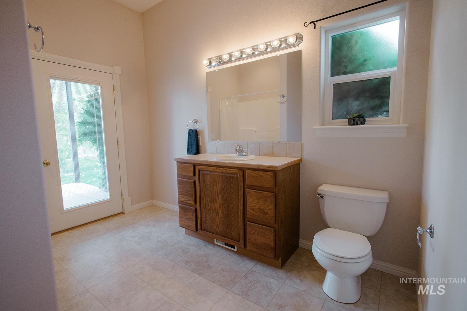 2273 Ne Summerwind Dr Property Photo 30
