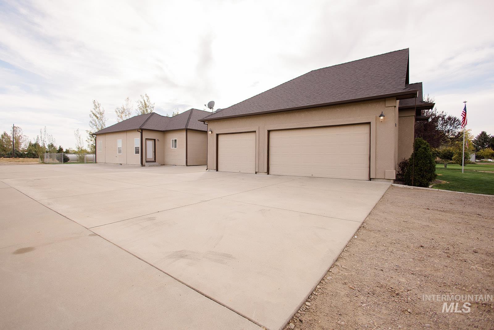 2273 Ne Summerwind Dr Property Photo 43