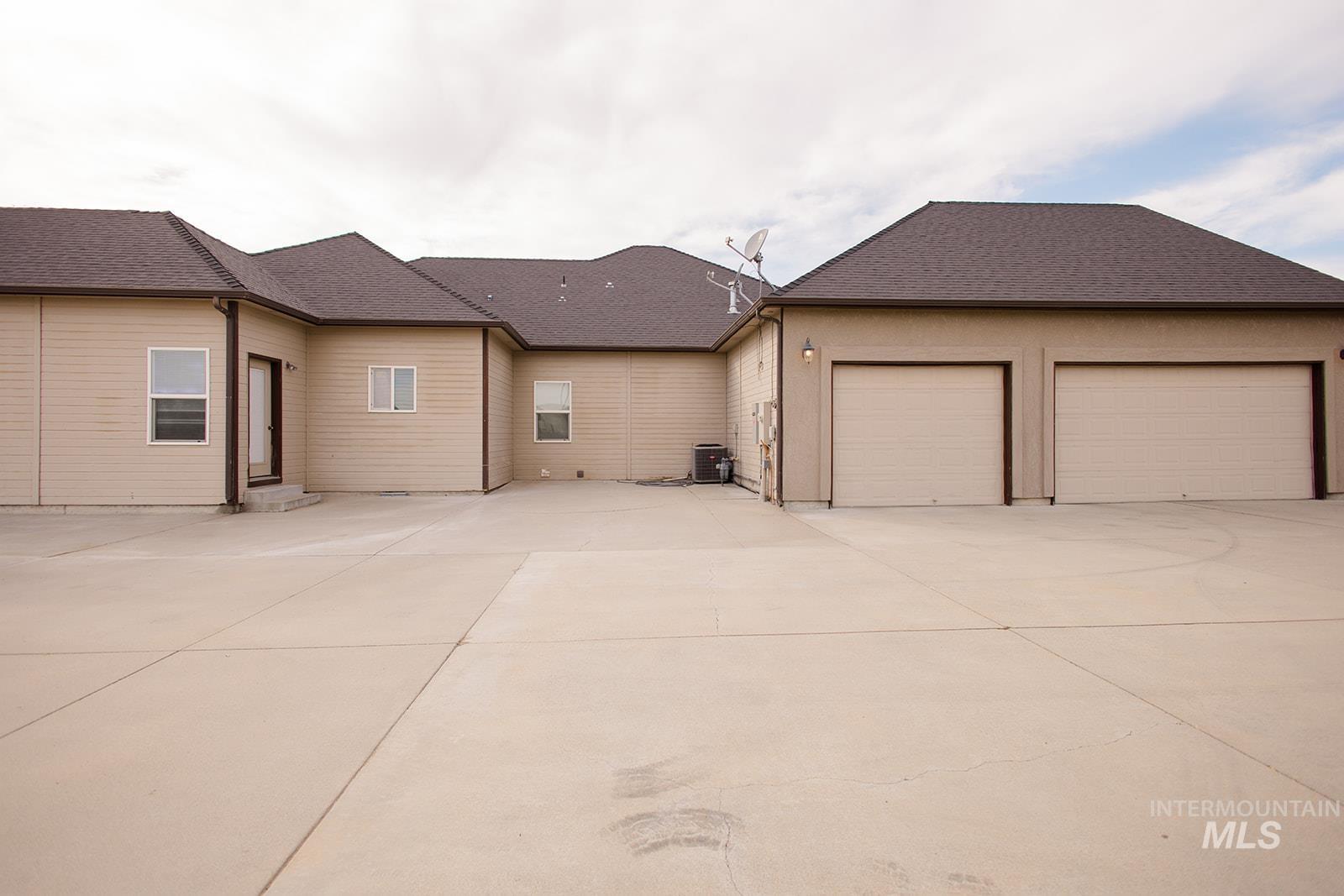 2273 Ne Summerwind Dr Property Photo 44