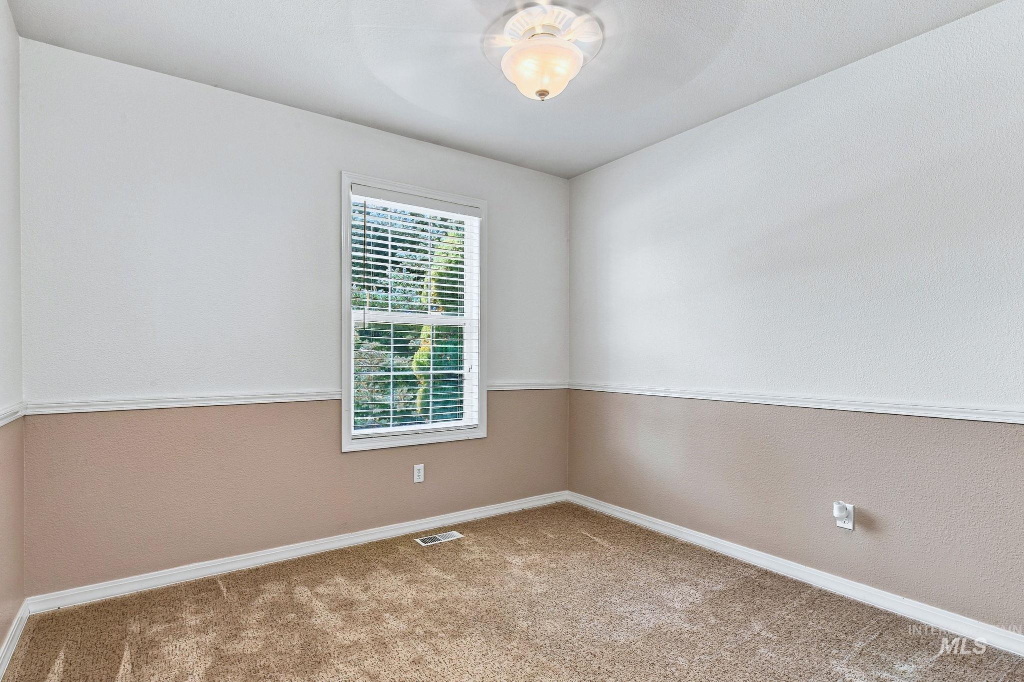 3026 N Lochsa Ave Property Photo 15
