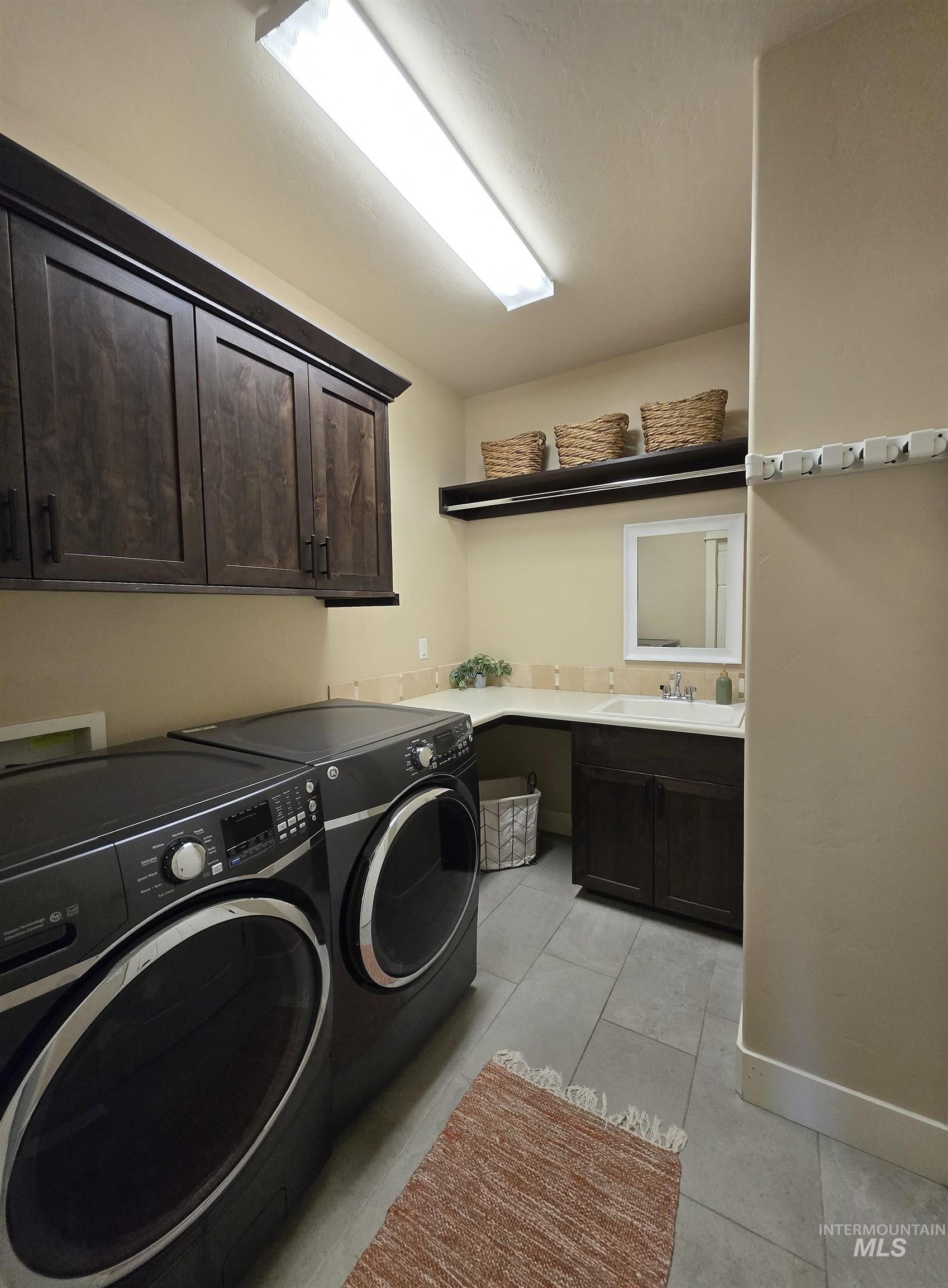 2174 E Deerhill Dr. Property Photo 24