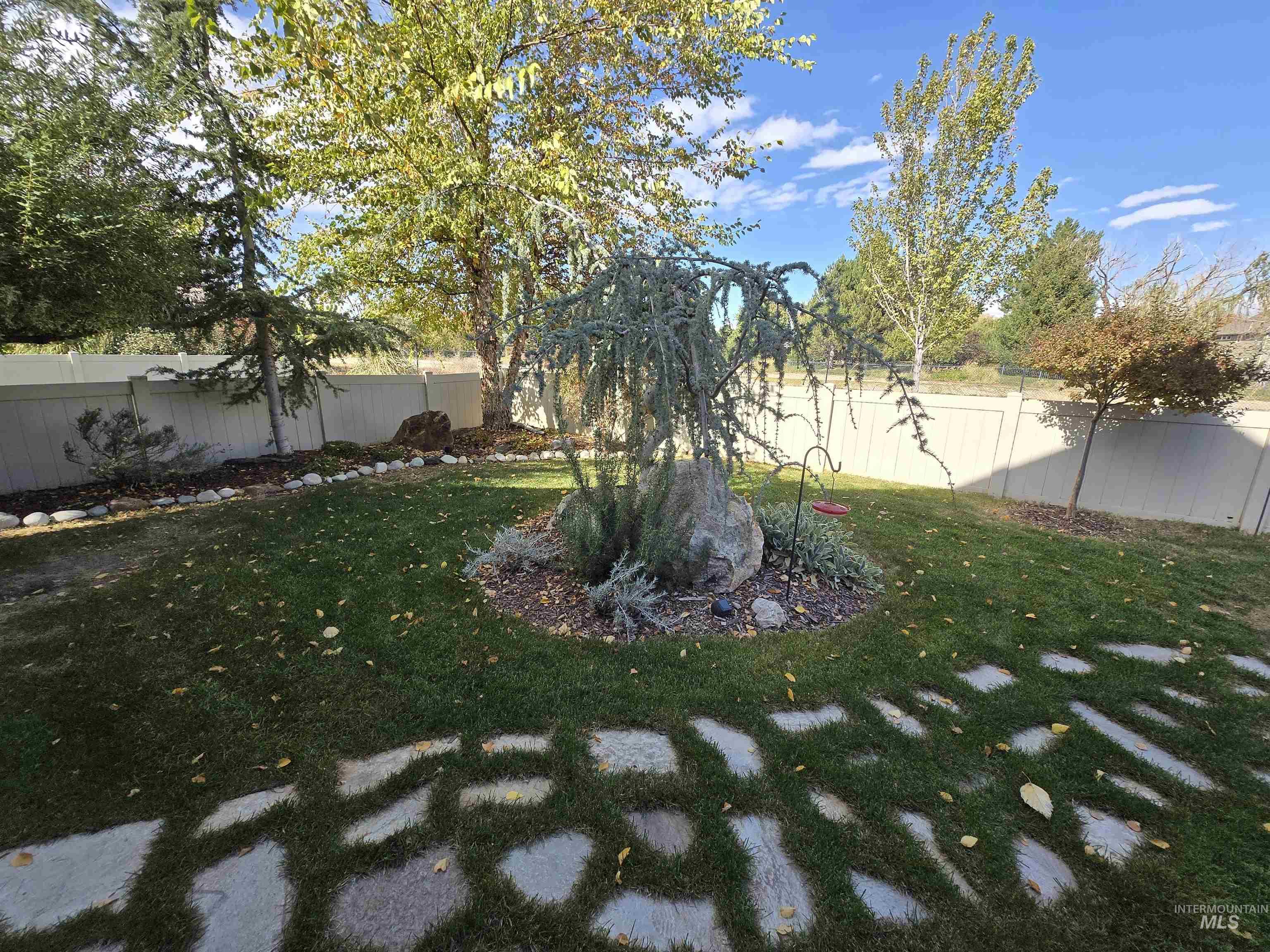 2174 E Deerhill Dr. Property Photo 33