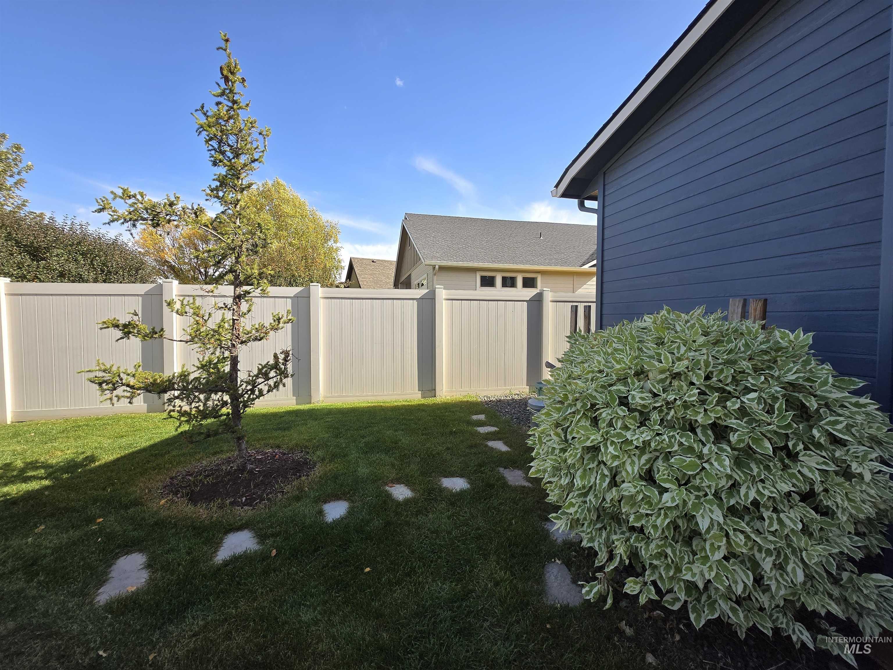 2174 E Deerhill Dr. Property Photo 36