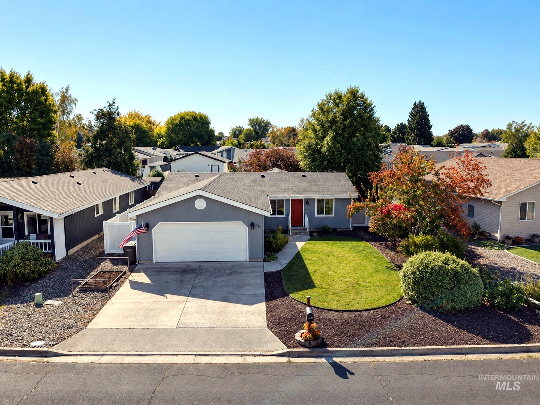 830 Tamarack Dr. Property Photo 1