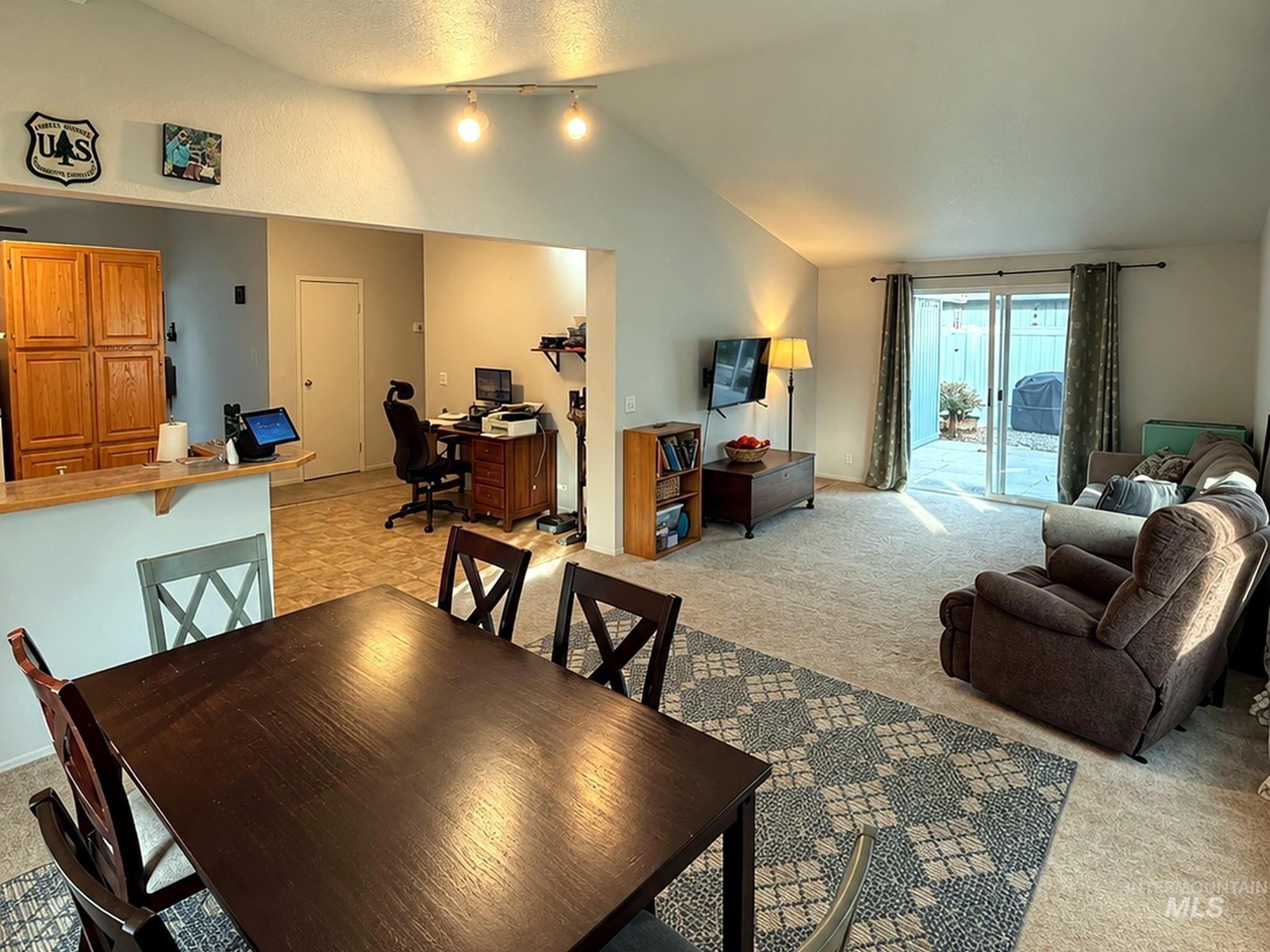 830 Tamarack Dr. Property Photo 18