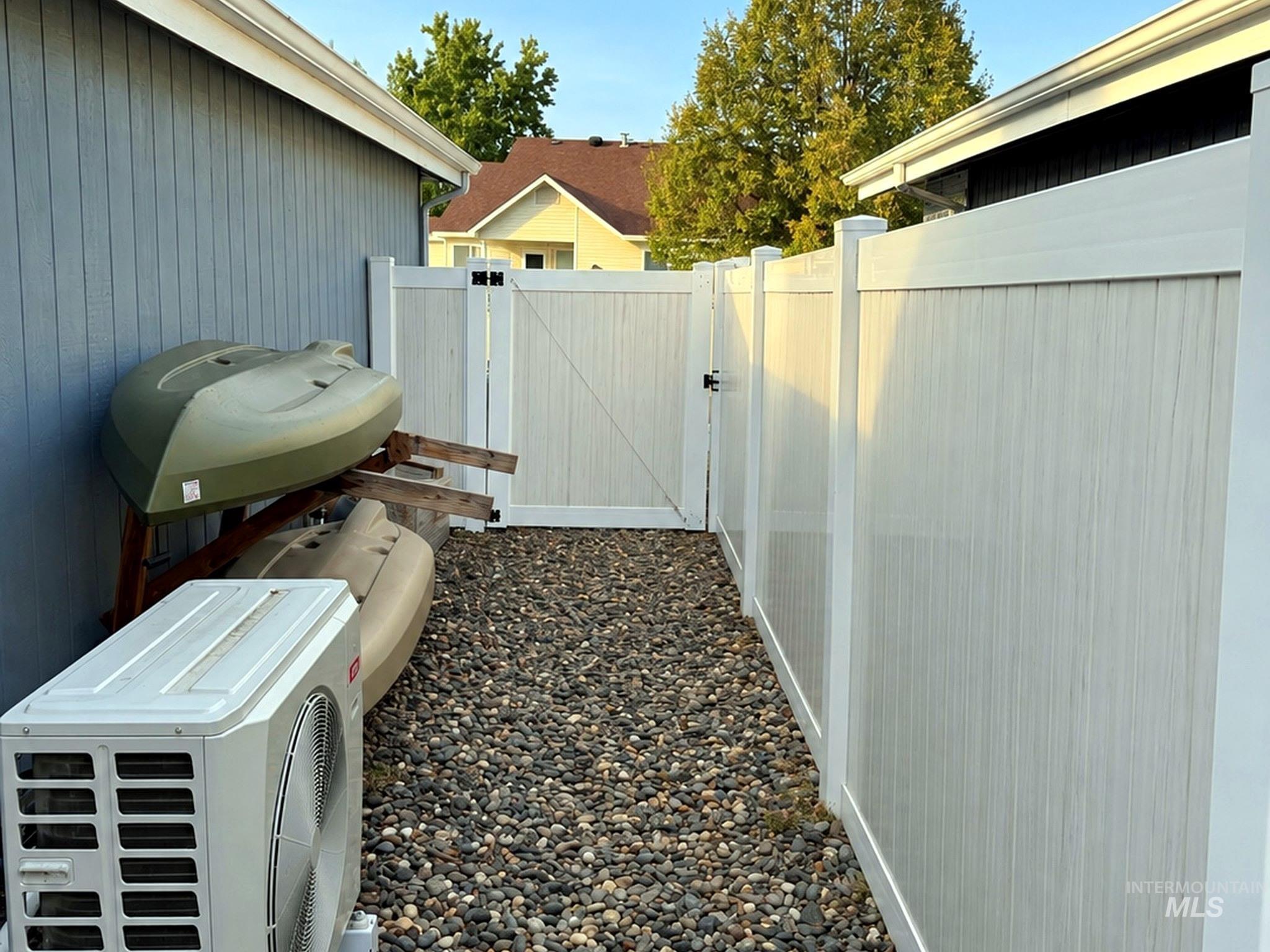 830 Tamarack Dr. Property Photo 23