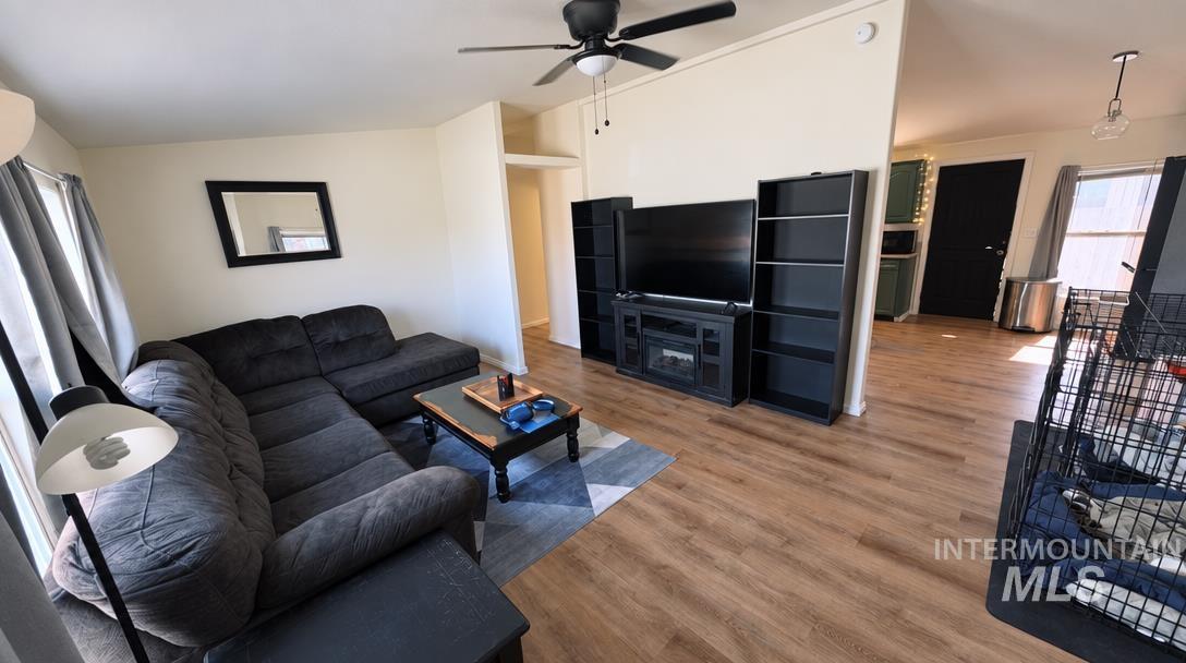 611 Conant Ave Property Photo 8