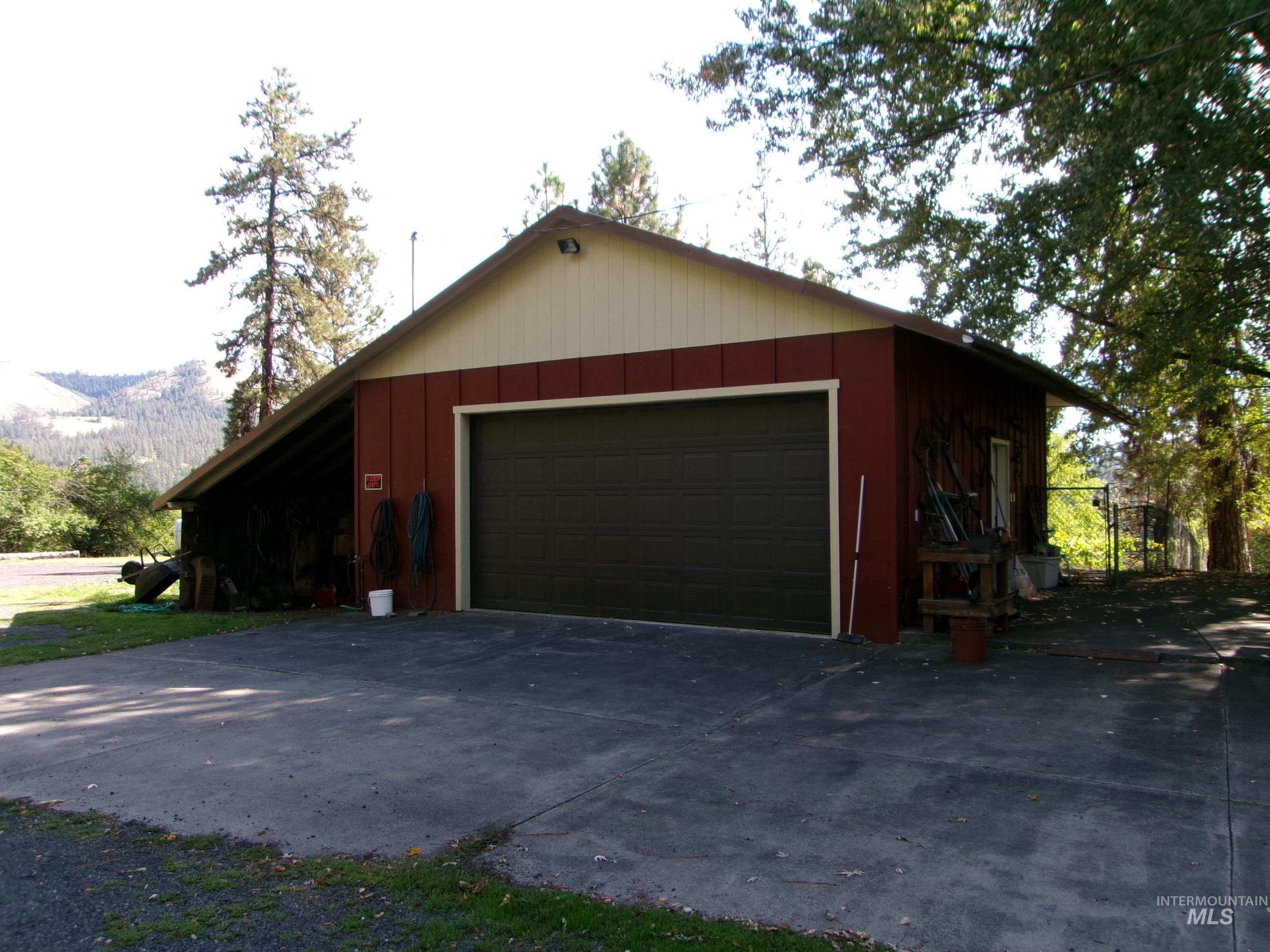 307 Locust Road Property Photo 9