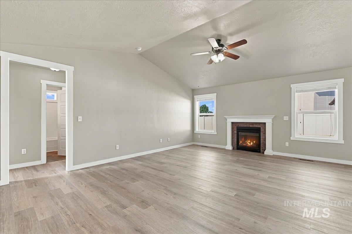 394 W Aspen Ct. Property Photo 7