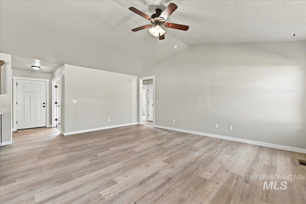 394 W Aspen Ct. Property Photo 10