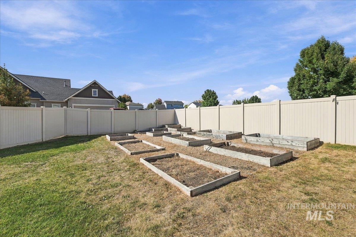 394 W Aspen Ct. Property Photo 32