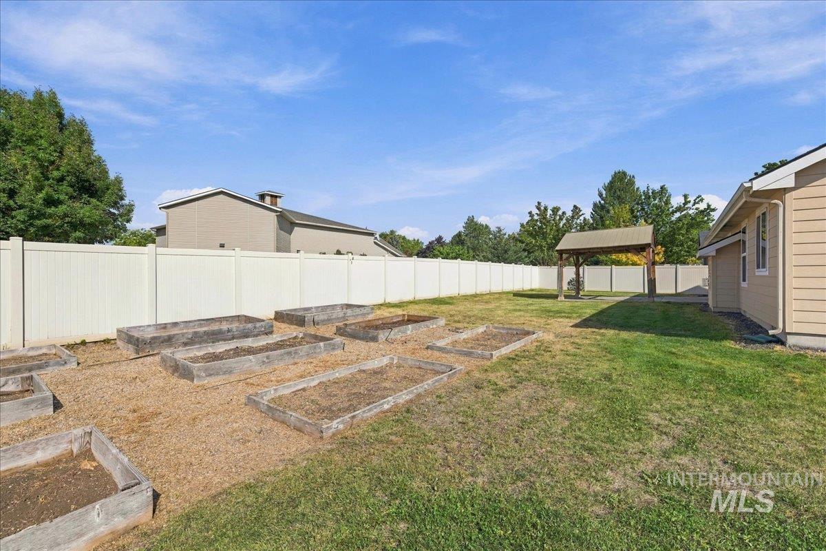 394 W Aspen Ct. Property Photo 33