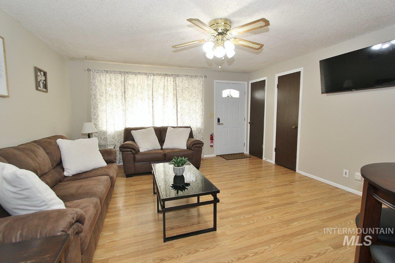 115 N Rowena Property Photo 5