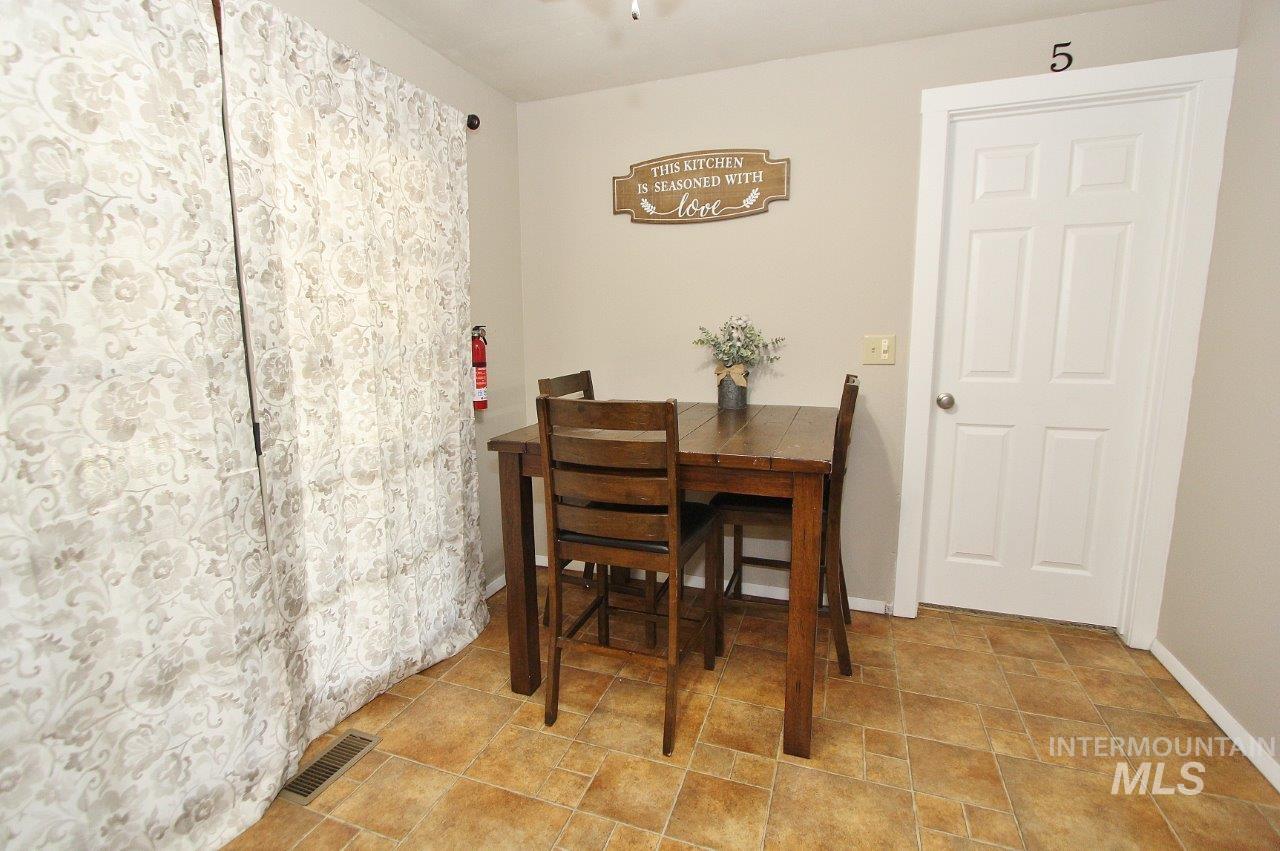 115 N Rowena Property Photo 12